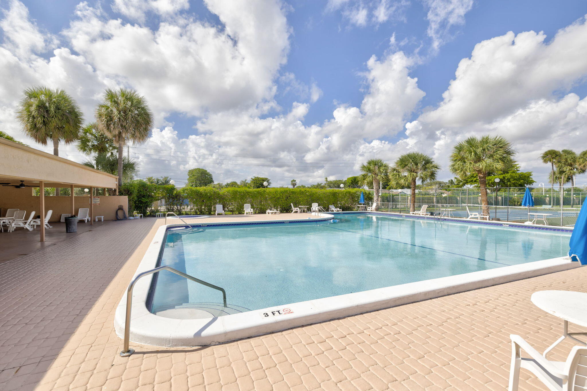 8030 Hampton #414, North Lauderdale FL 33068