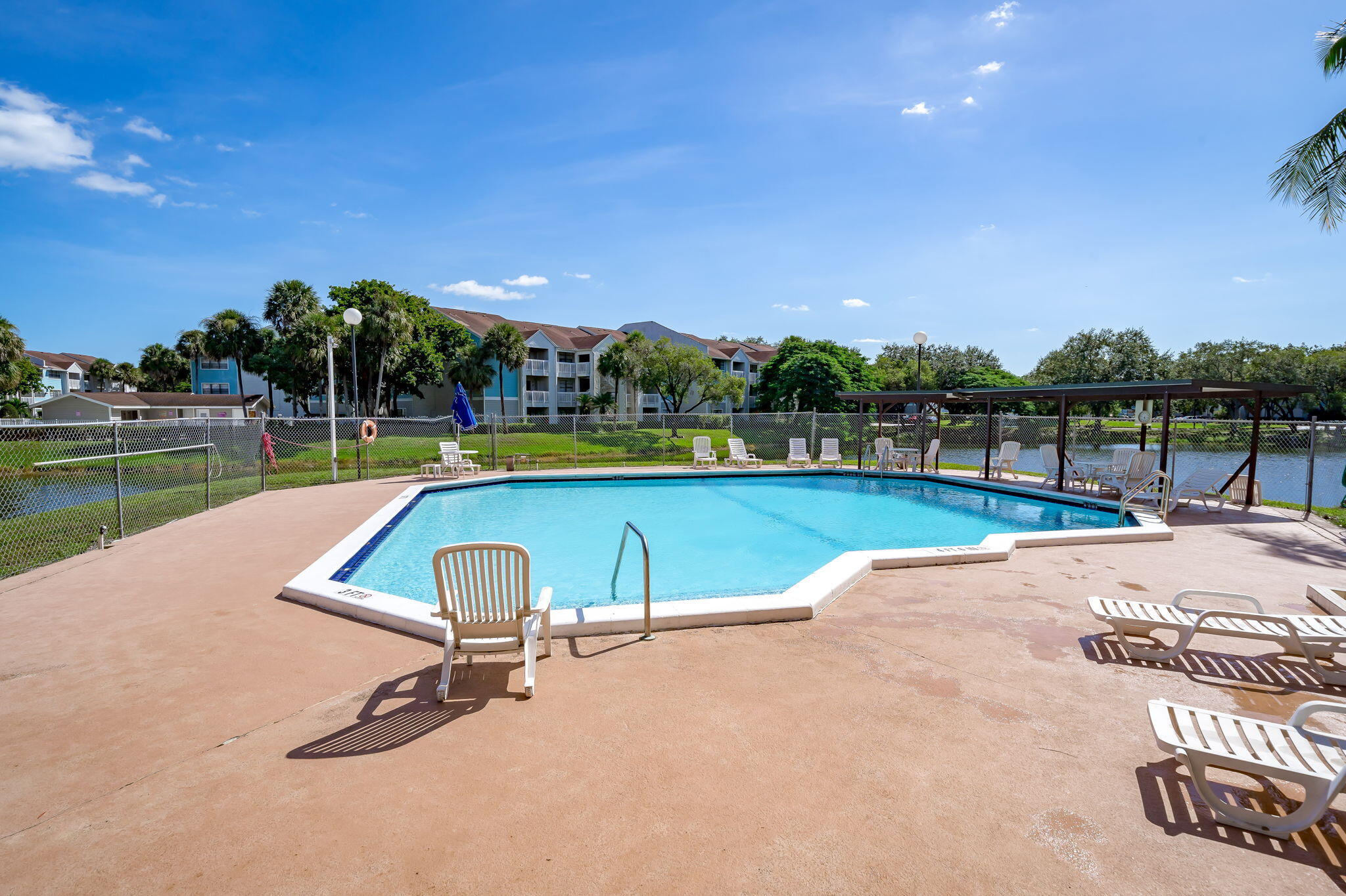 8030 Hampton #414, North Lauderdale FL 33068