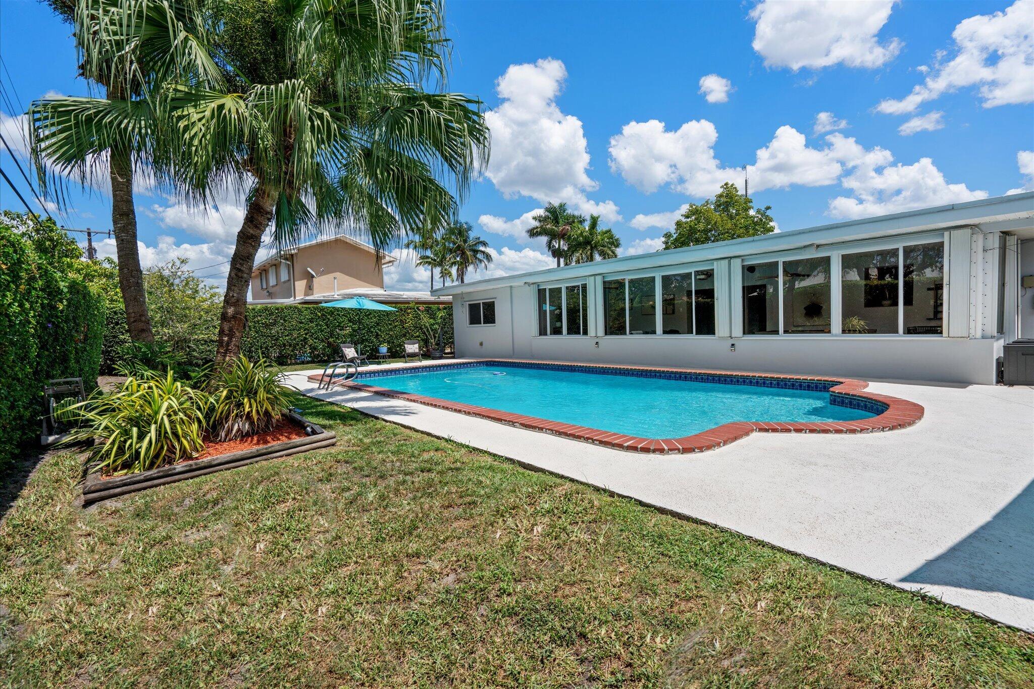 8341 SW 14th, Miami FL 33144