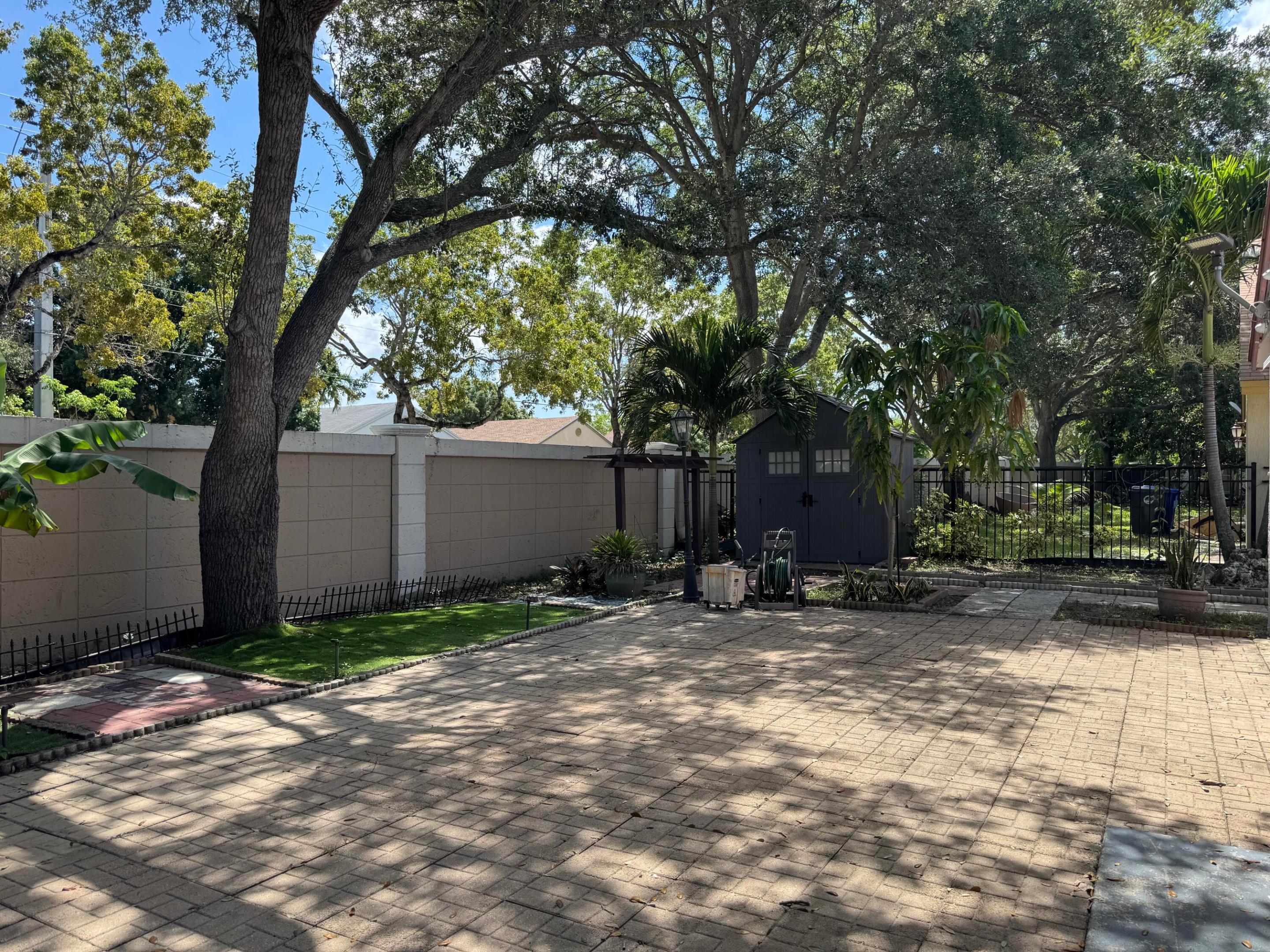 1038 W Jasmine, North Lauderdale FL 33068