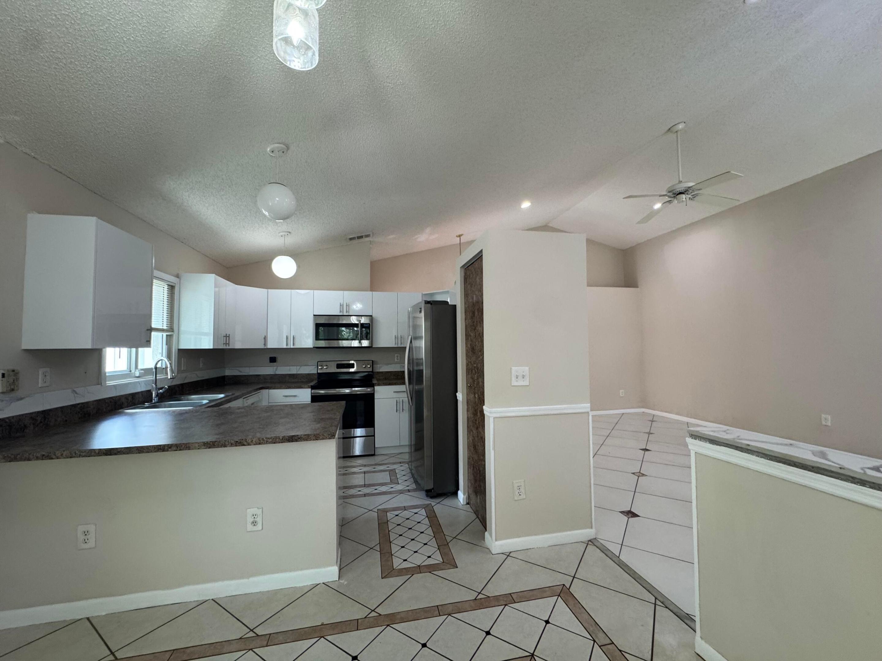 1038 W Jasmine, North Lauderdale FL 33068