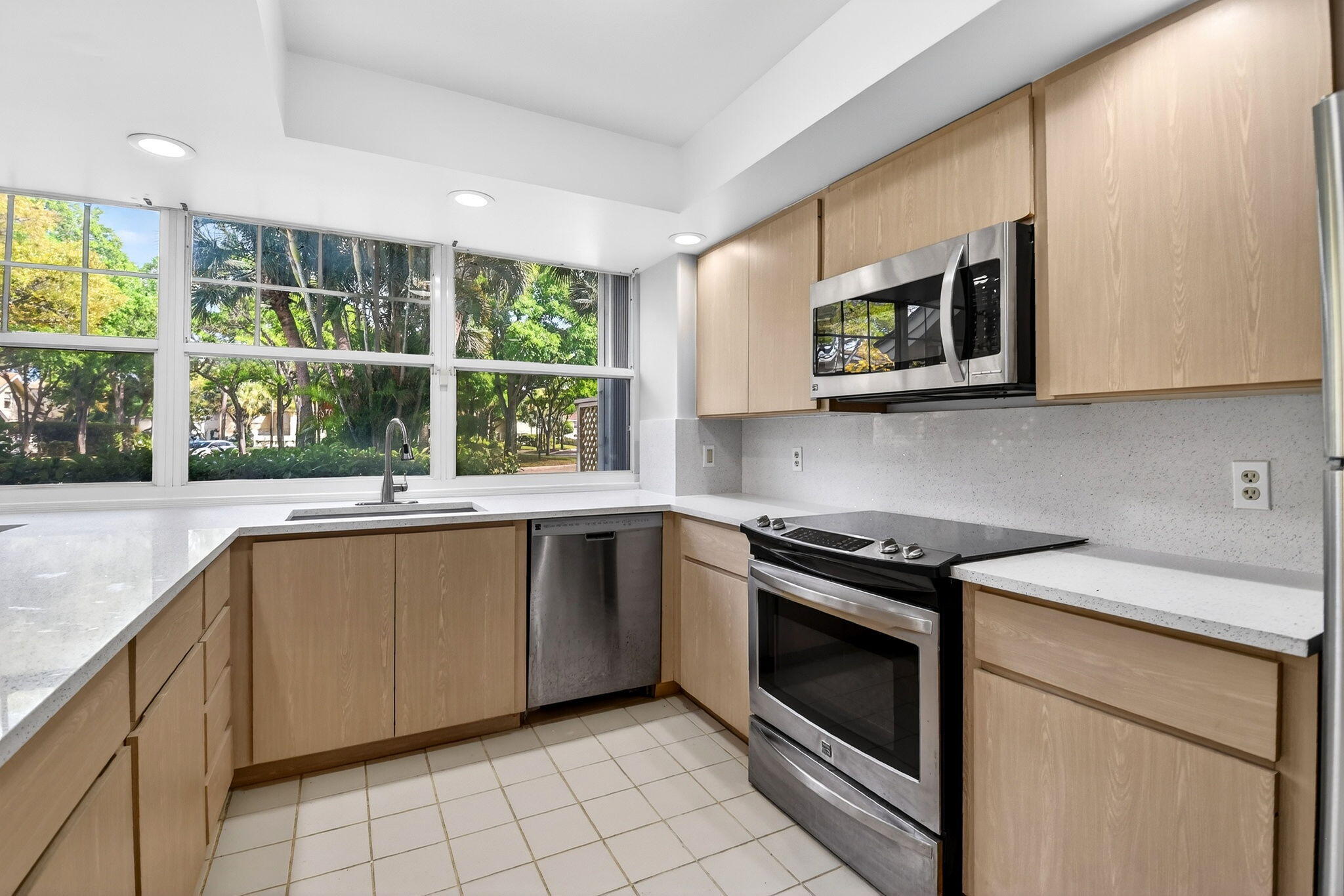 8111 Northboro #11b, Lake Clarke Shores FL 33406