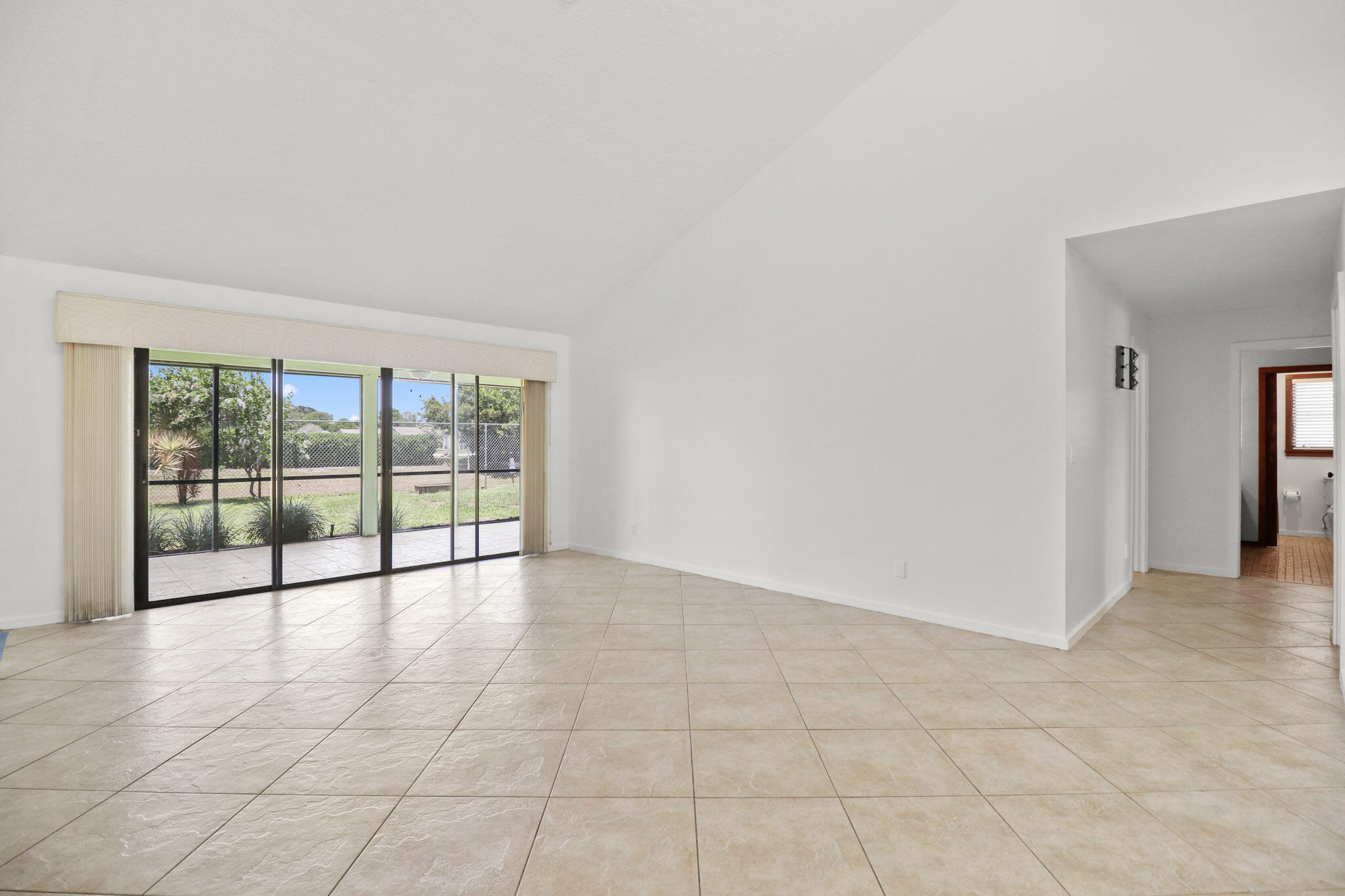 65 W Pinehill Trl, Tequesta FL 33469