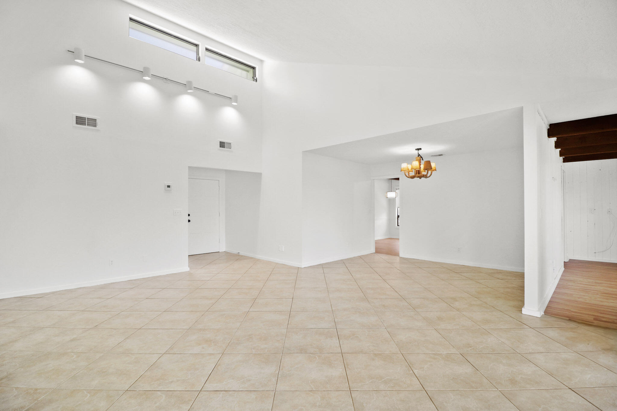 65 W Pinehill Trl, Tequesta FL 33469