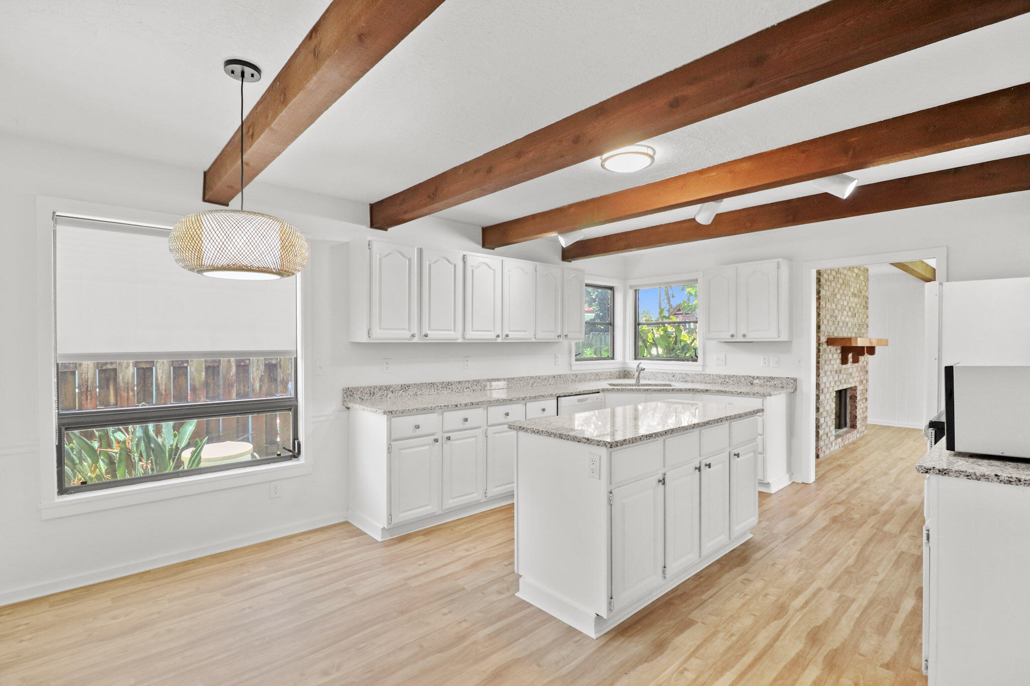 65 W Pinehill Trl, Tequesta FL 33469