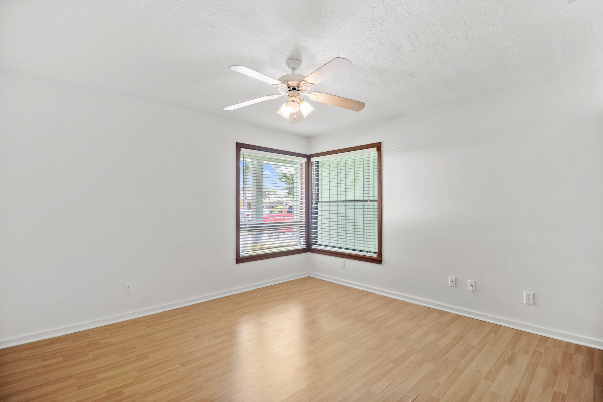65 W Pinehill Trl, Tequesta FL 33469