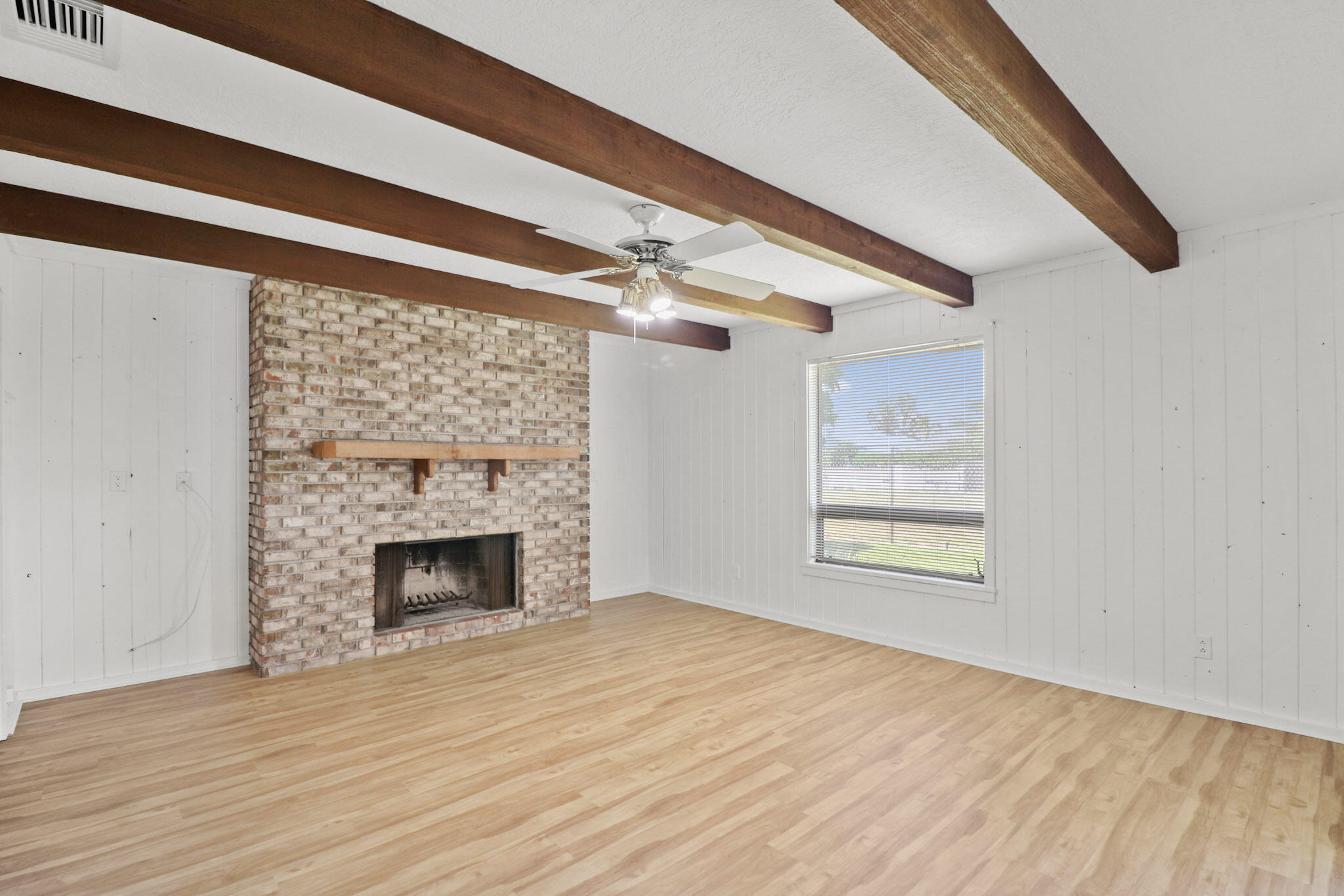 65 W Pinehill Trl, Tequesta FL 33469