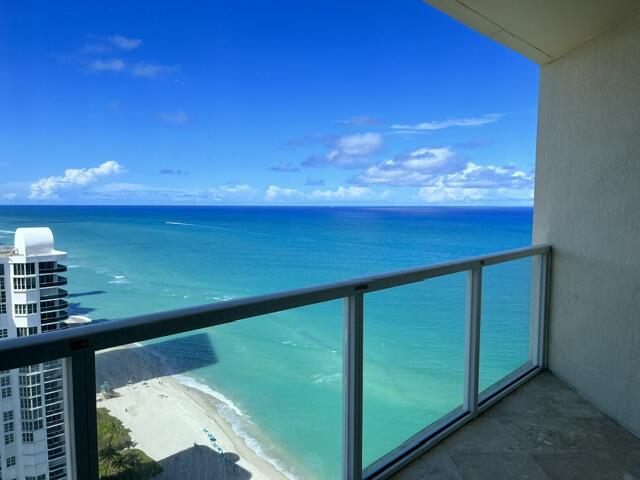 16699 Collins #3304, Sunny Isles Beach FL 33160