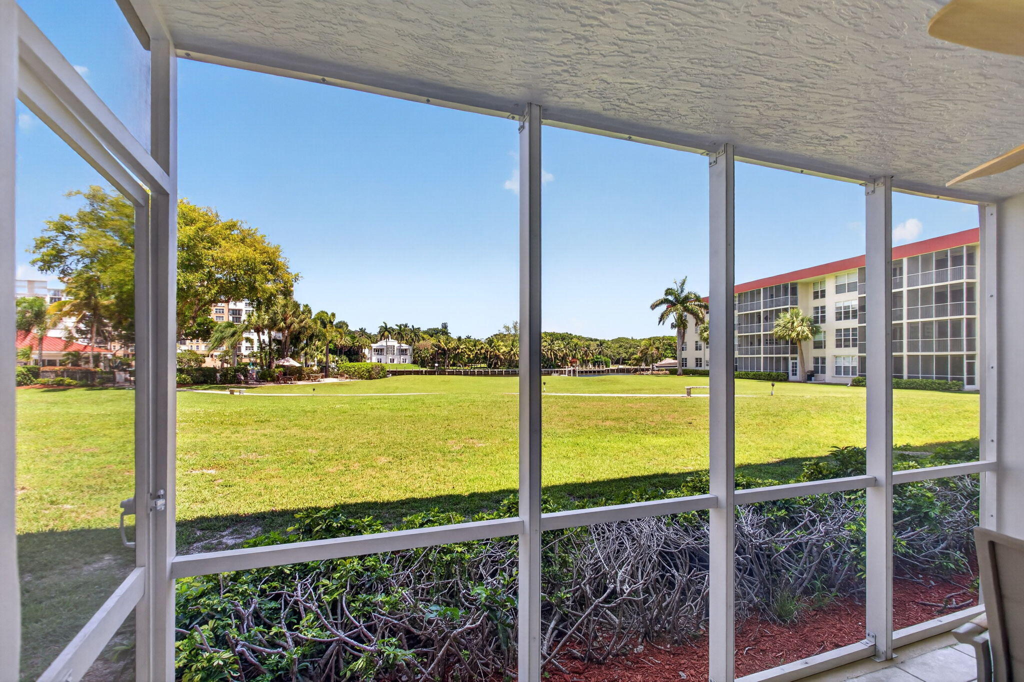 3150 NE 48th #104, Lighthouse Point FL 33064