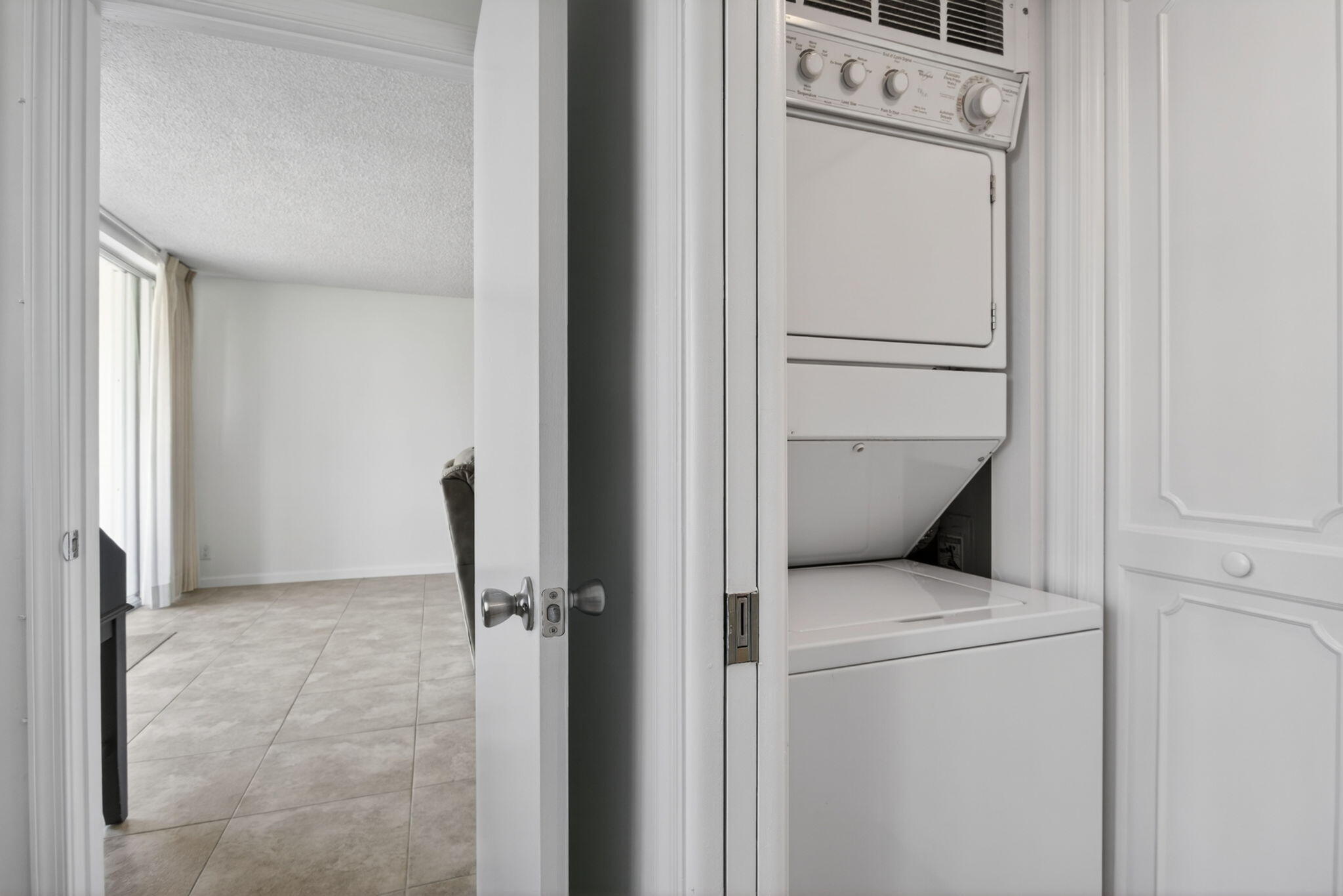 3150 NE 48th #104, Lighthouse Point FL 33064