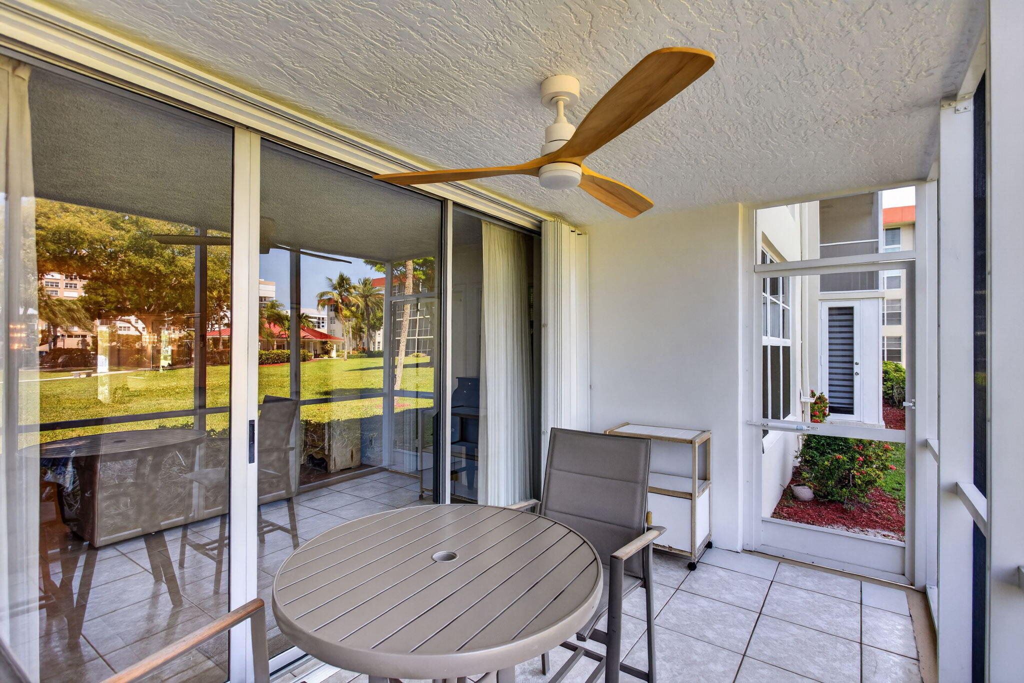 3150 NE 48th #104, Lighthouse Point FL 33064