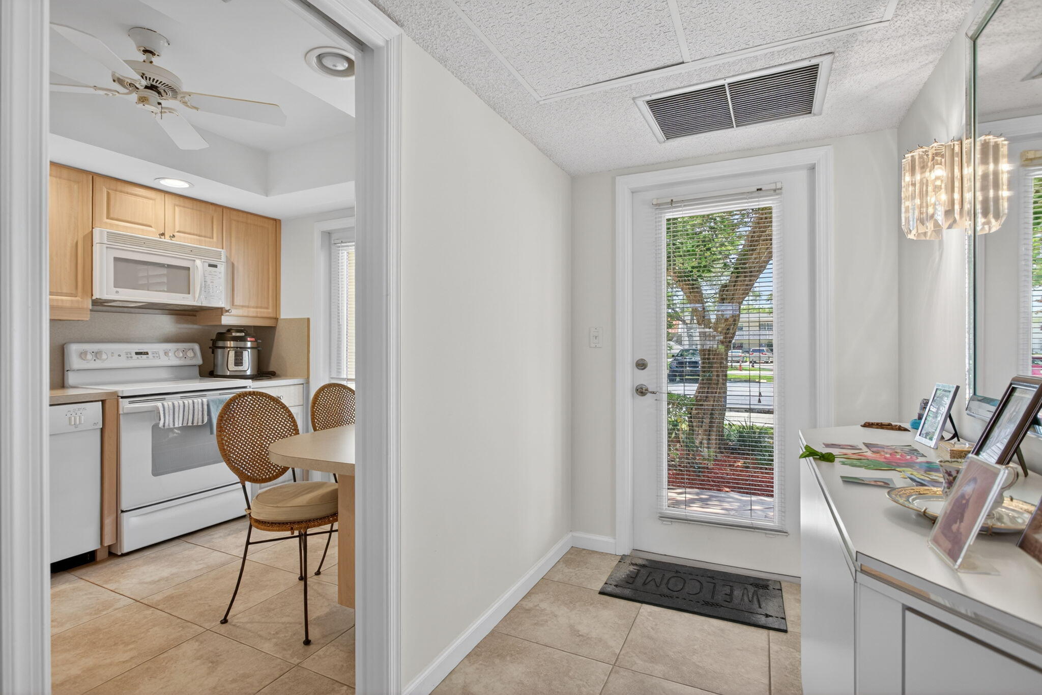 3150 NE 48th #104, Lighthouse Point FL 33064