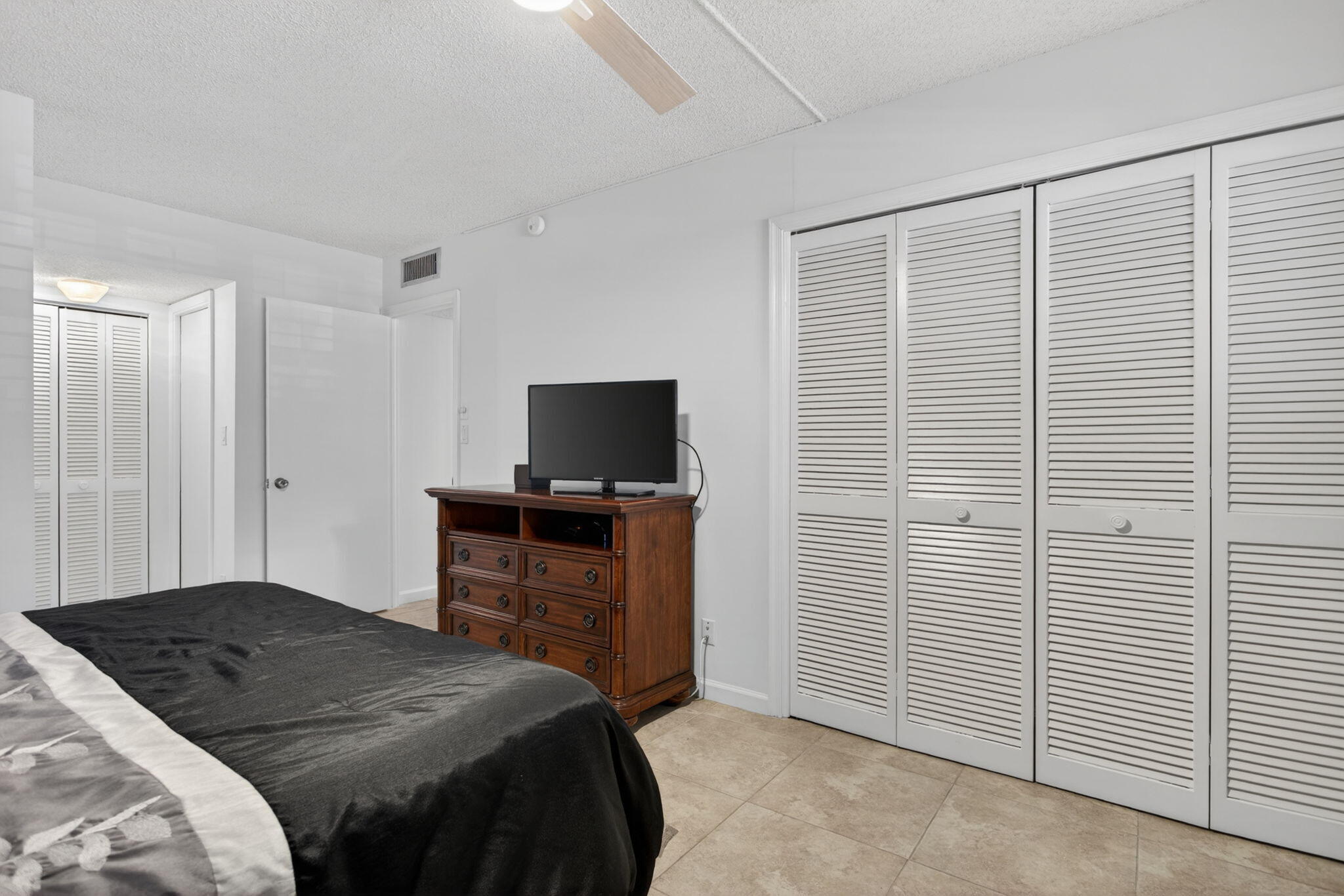 3150 NE 48th #104, Lighthouse Point FL 33064