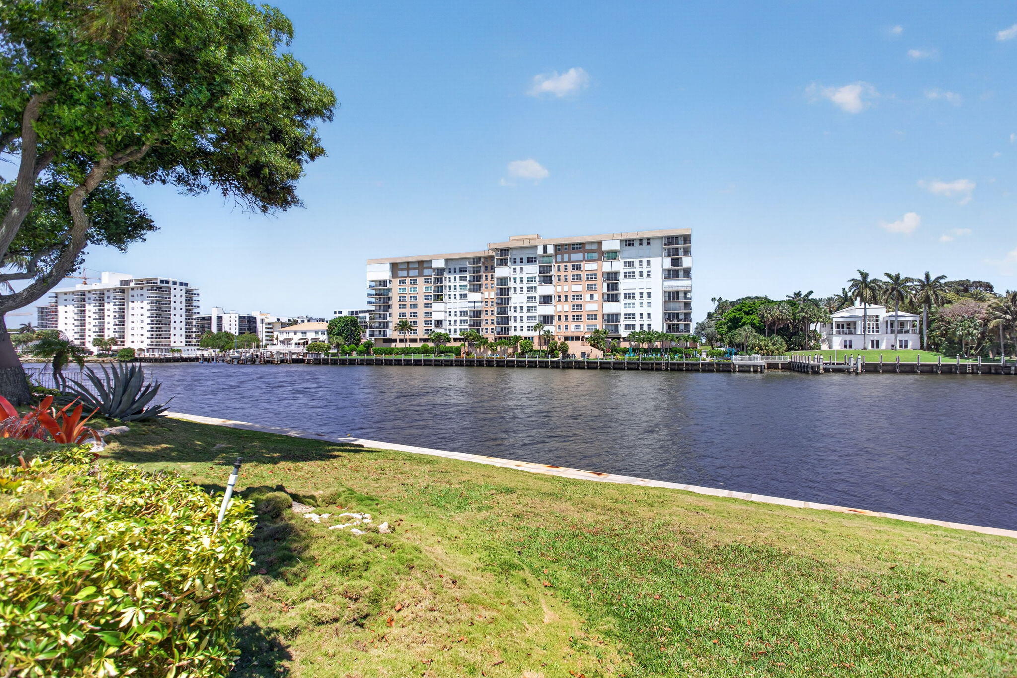 3150 NE 48th #104, Lighthouse Point FL 33064