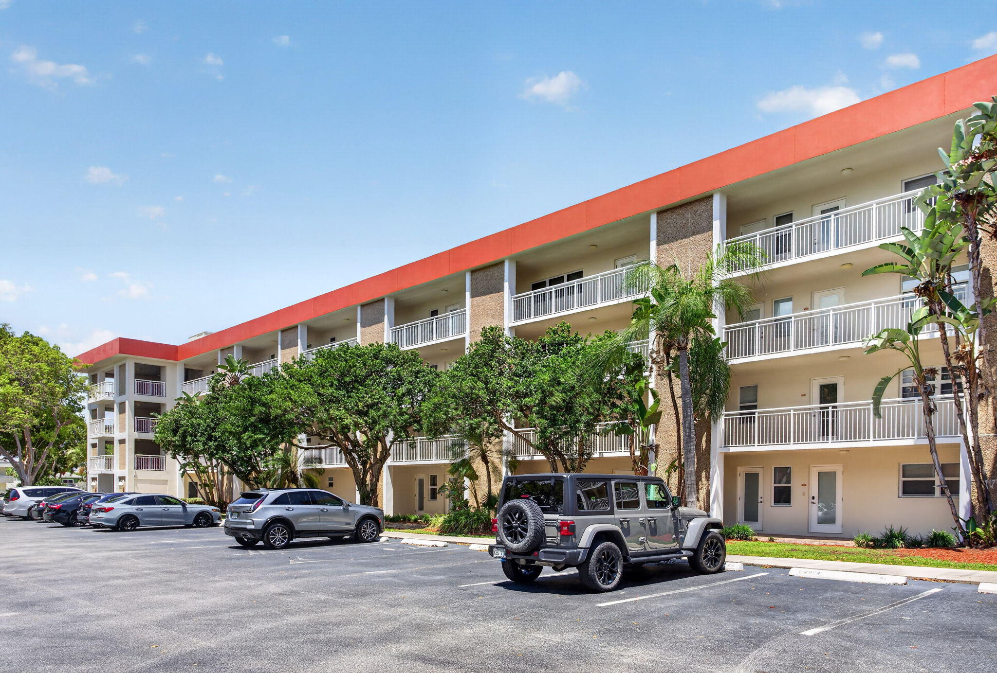 3150 NE 48th #104, Lighthouse Point FL 33064