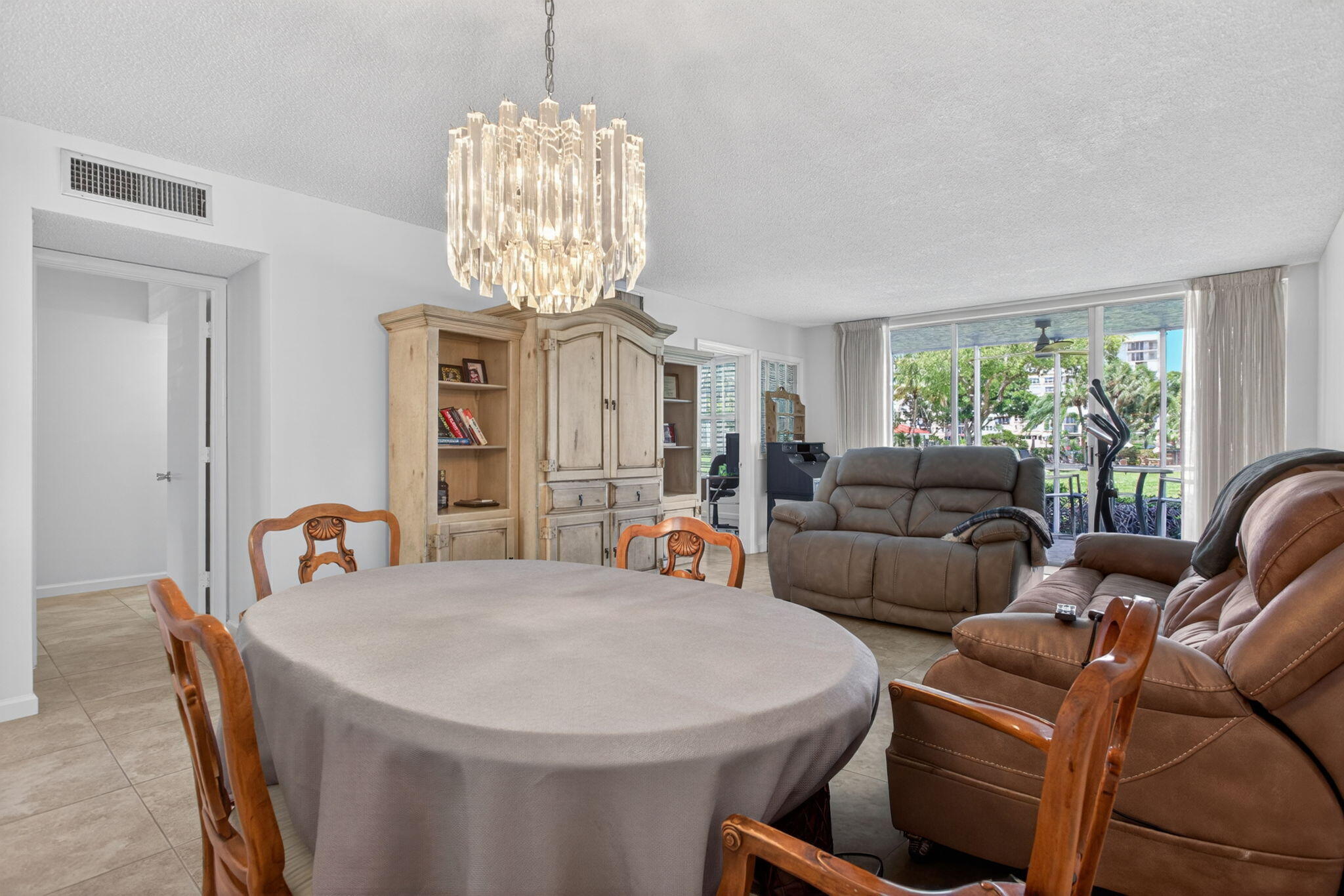 3150 NE 48th #104, Lighthouse Point FL 33064