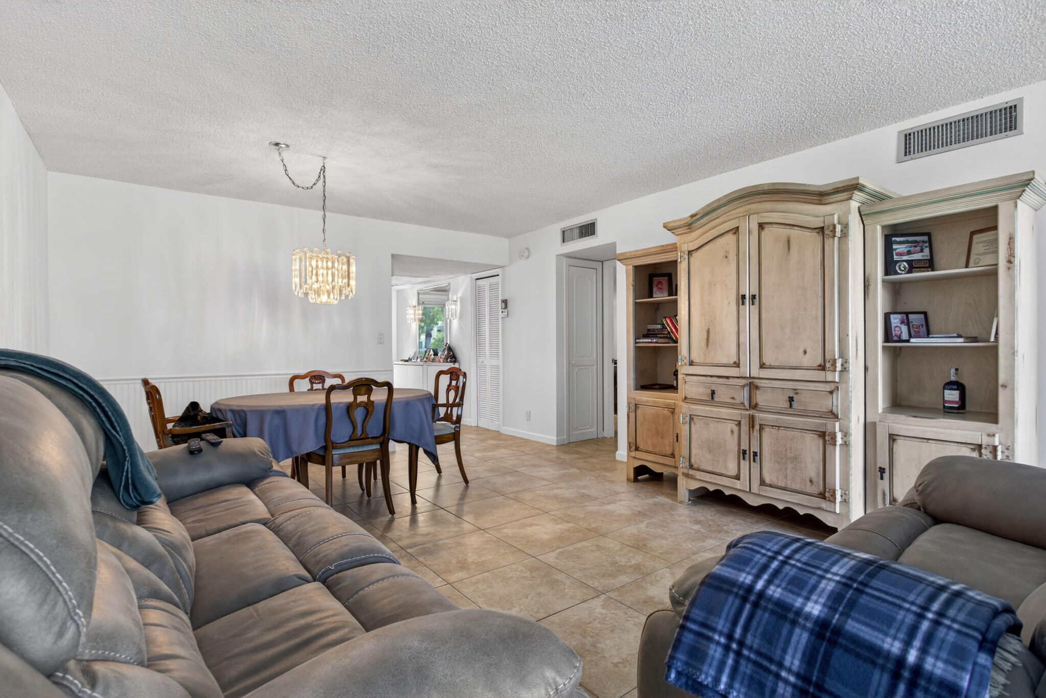3150 NE 48th #104, Lighthouse Point FL 33064