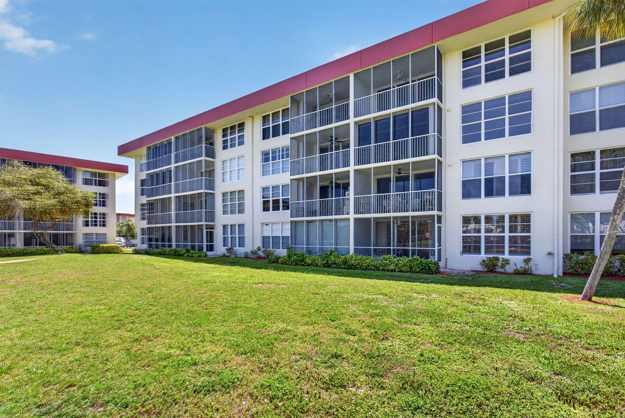 3150 NE 48th #104, Lighthouse Point FL 33064