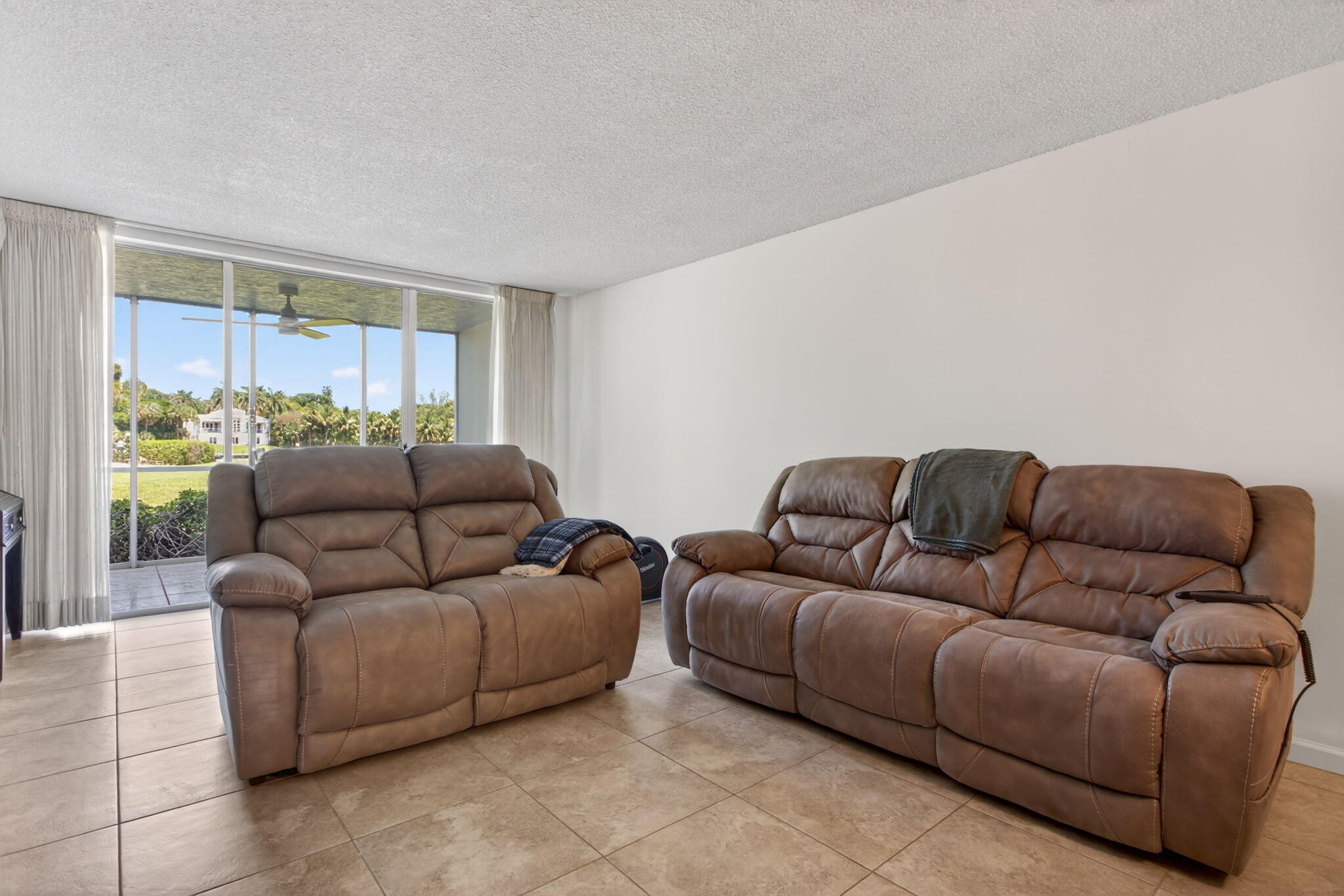 3150 NE 48th #104, Lighthouse Point FL 33064