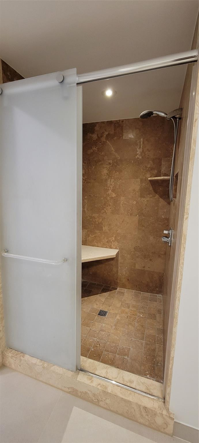 19355 Turnberry #23f, Aventura FL 33180