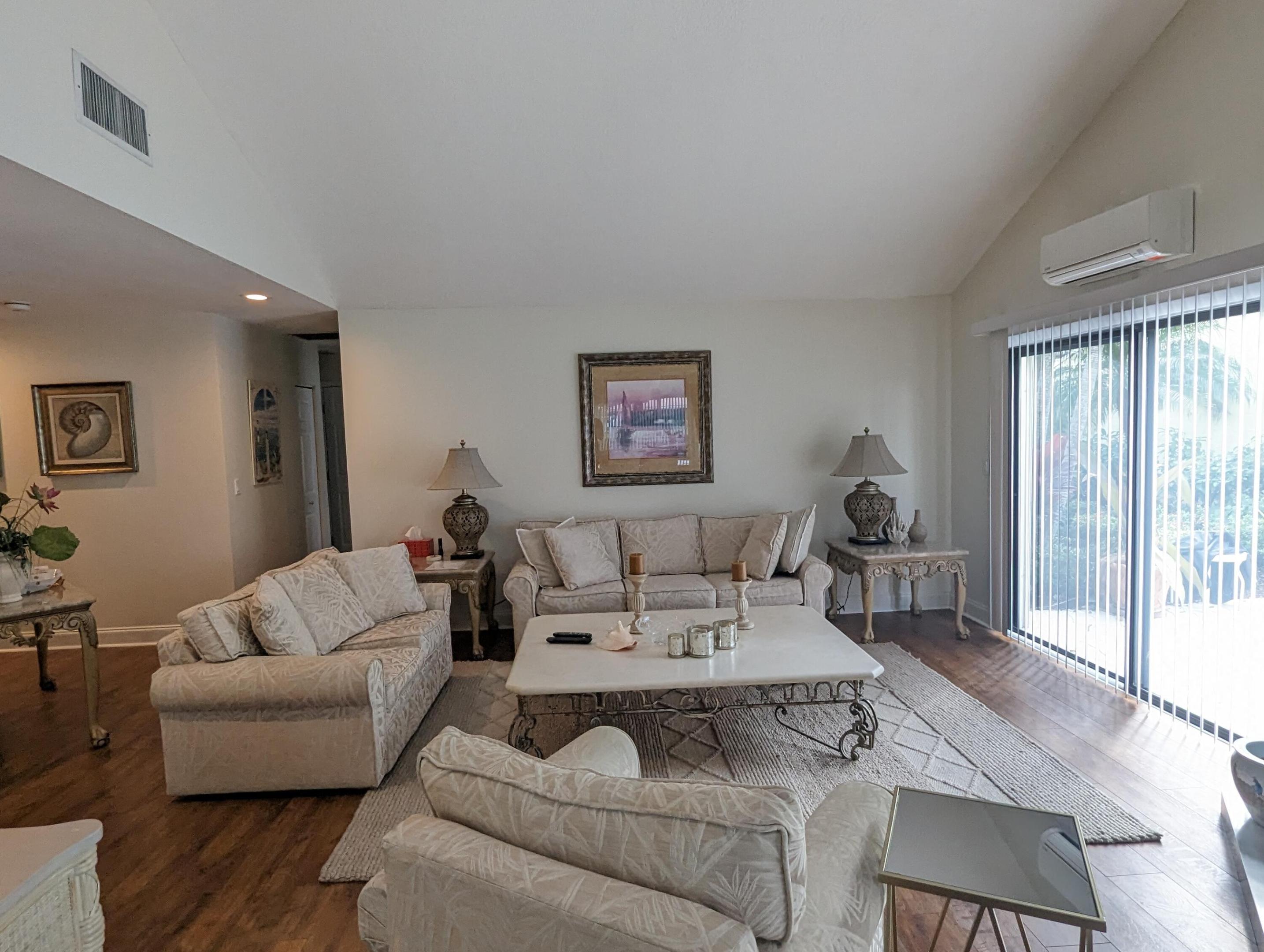 17042 Traverse, Jupiter FL 33477