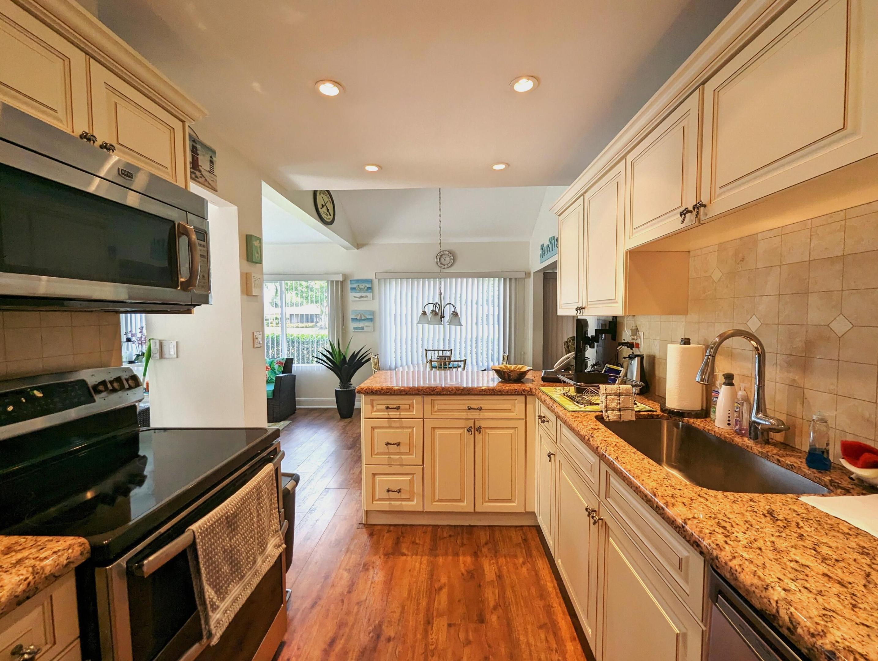 17042 Traverse, Jupiter FL 33477