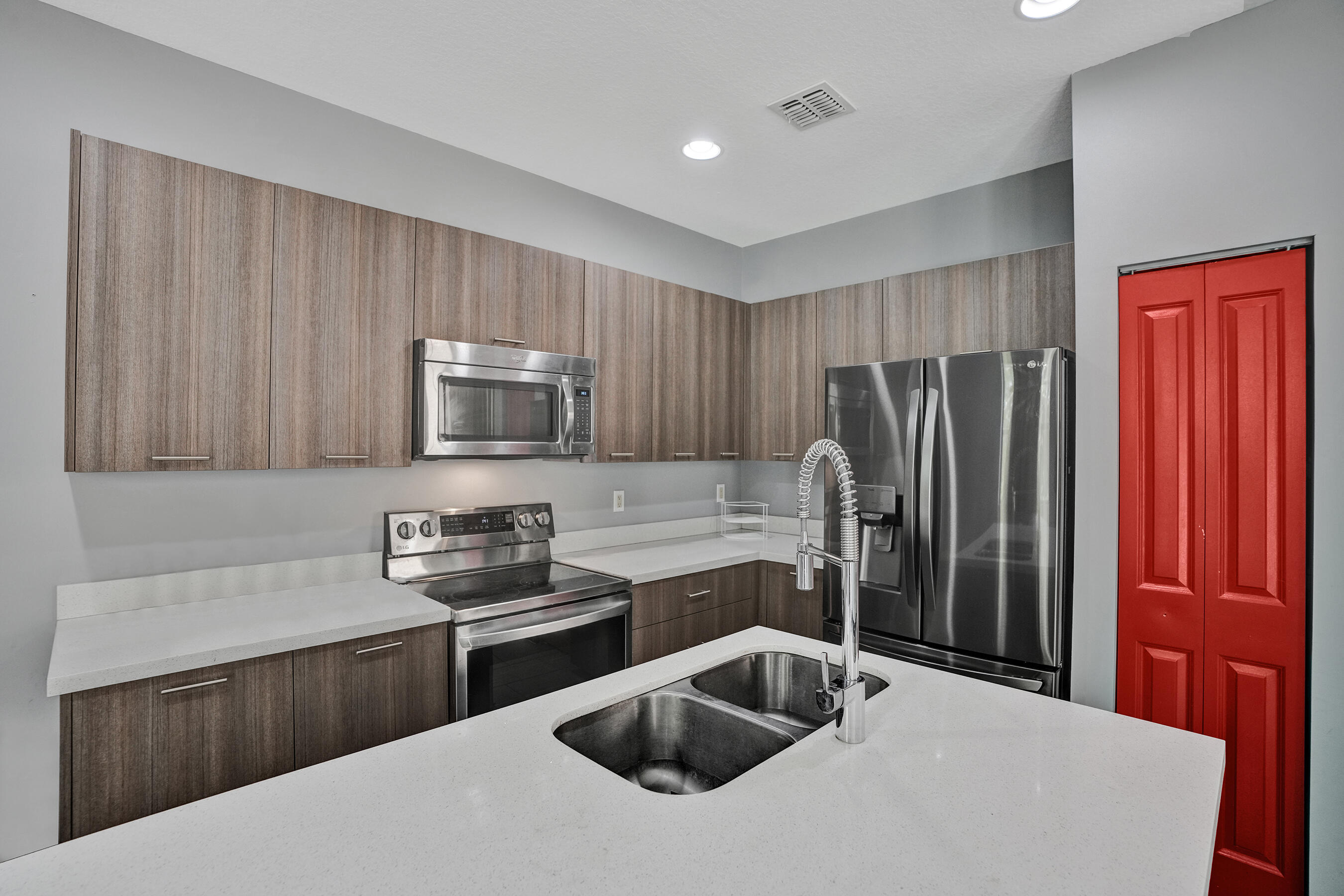 5902 NW 46th, Tamarac FL 33319