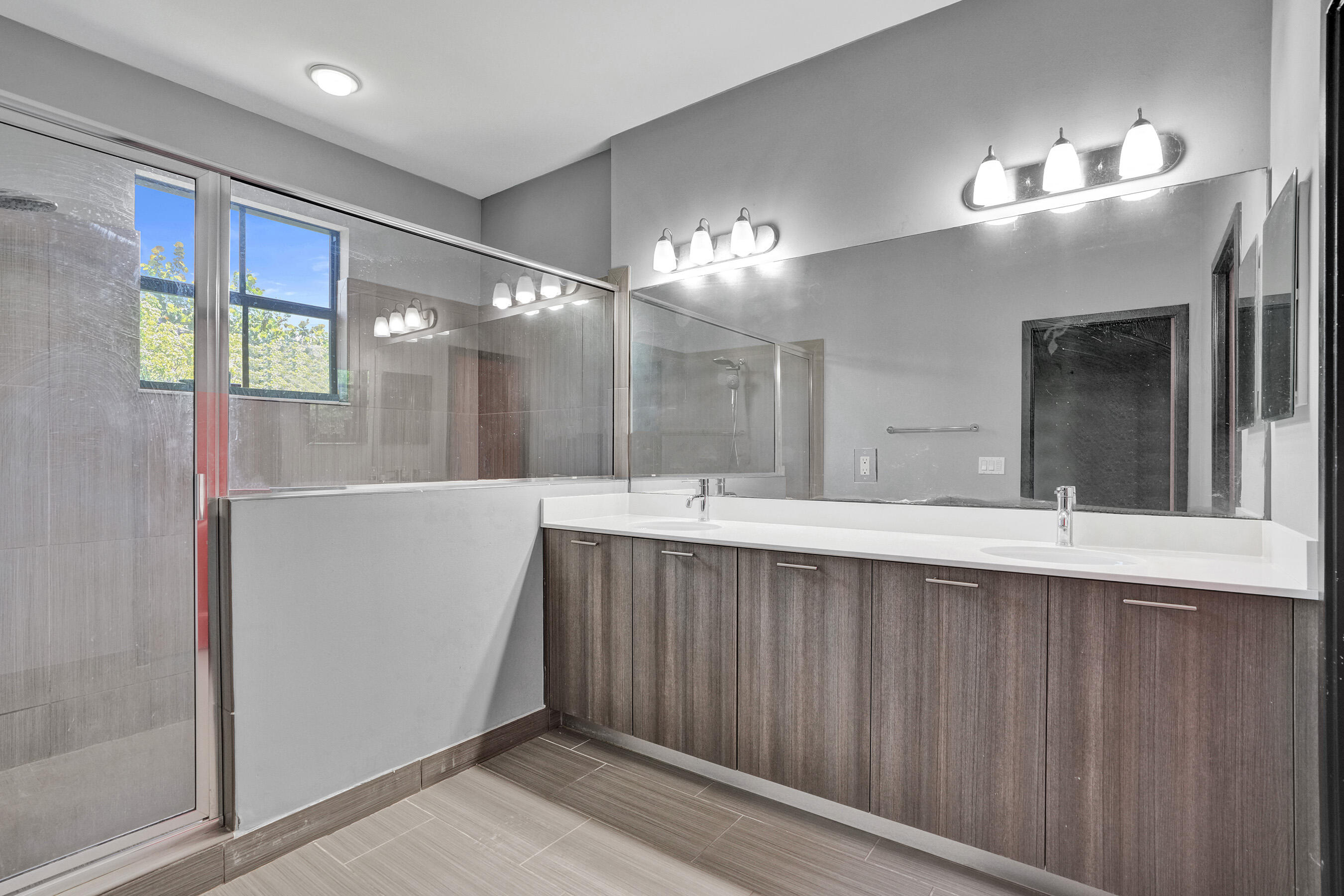 5902 NW 46th, Tamarac FL 33319