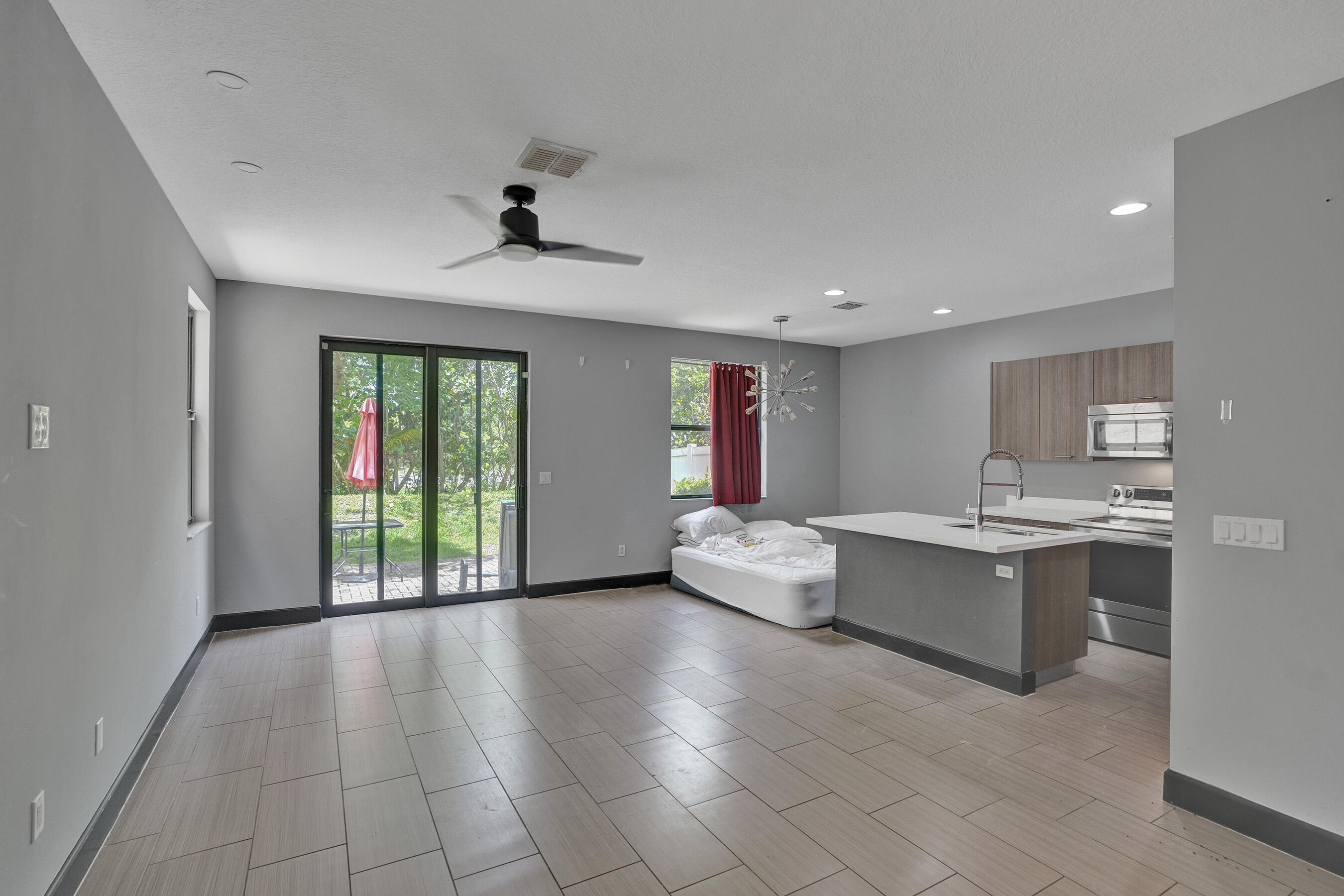 5902 NW 46th, Tamarac FL 33319