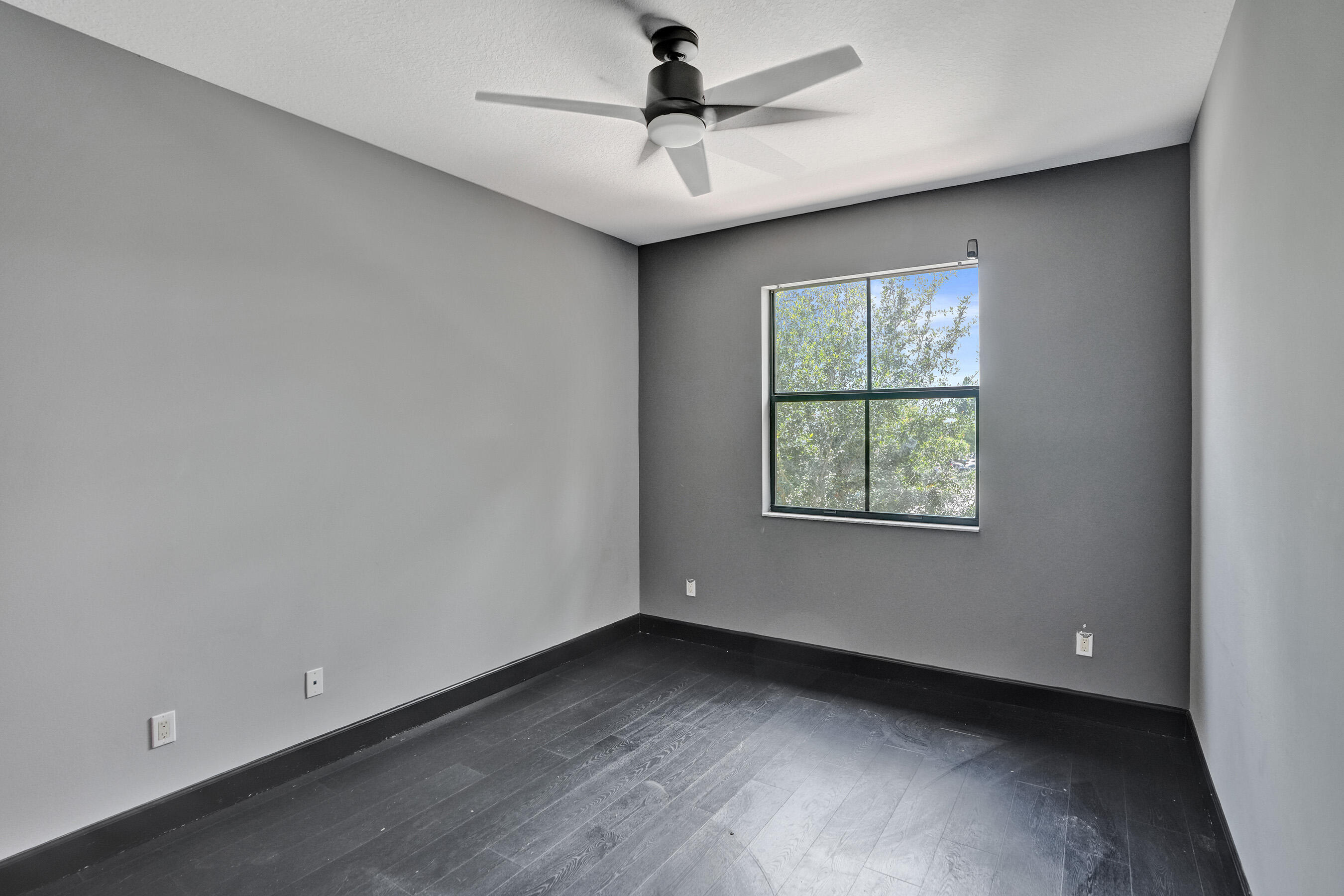 5902 NW 46th, Tamarac FL 33319