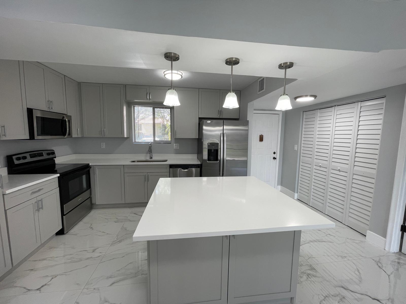 9509 SW 1st, Coral Springs FL 33071