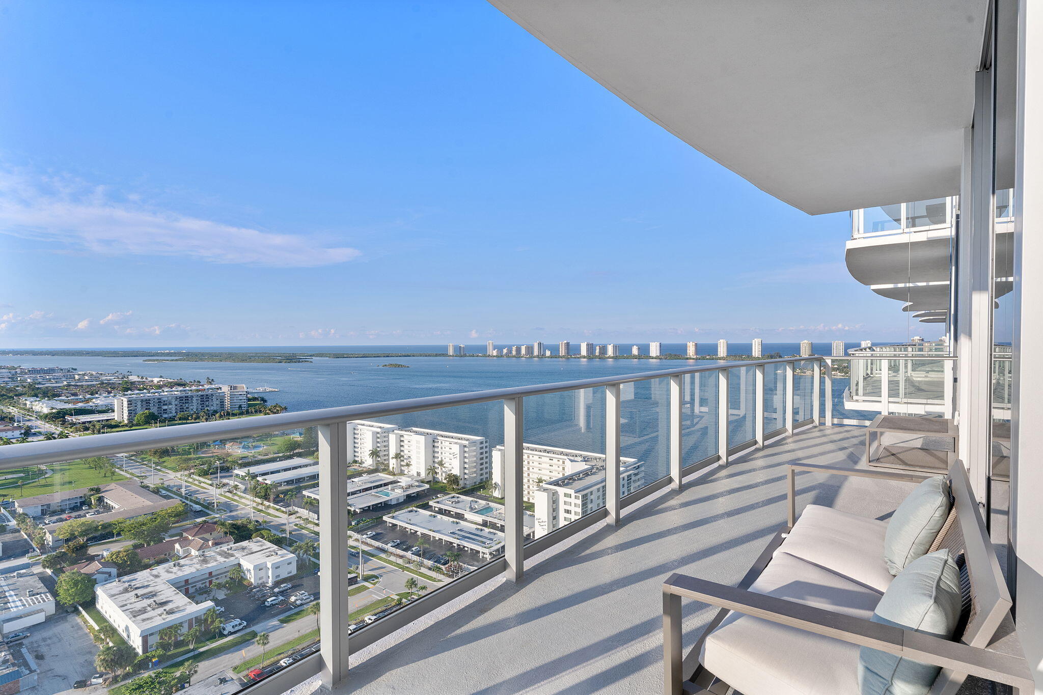 220 Lake Shore #Penthouse 2321, Lake Park FL 33403