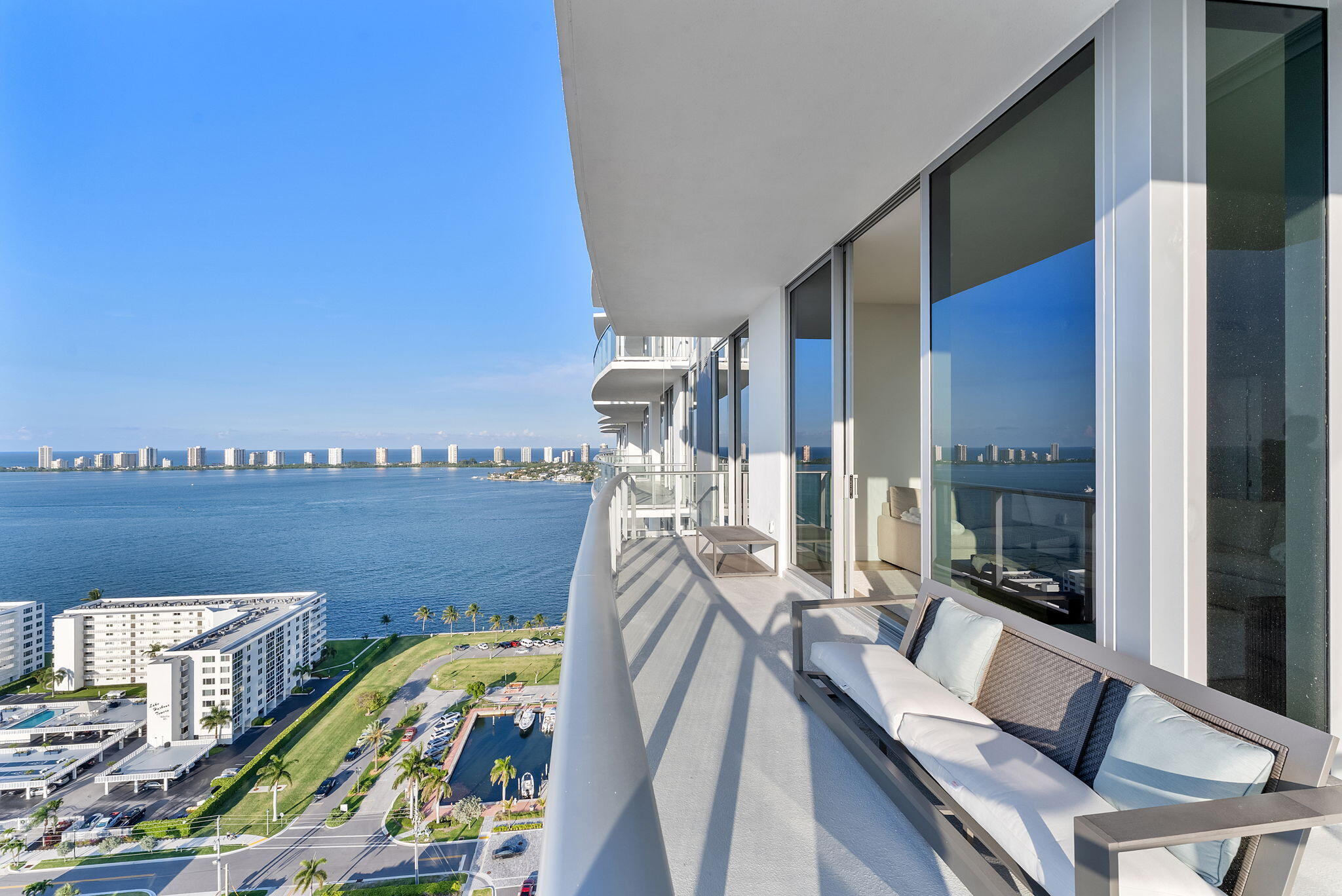 220 Lake Shore #Penthouse 2321, Lake Park FL 33403