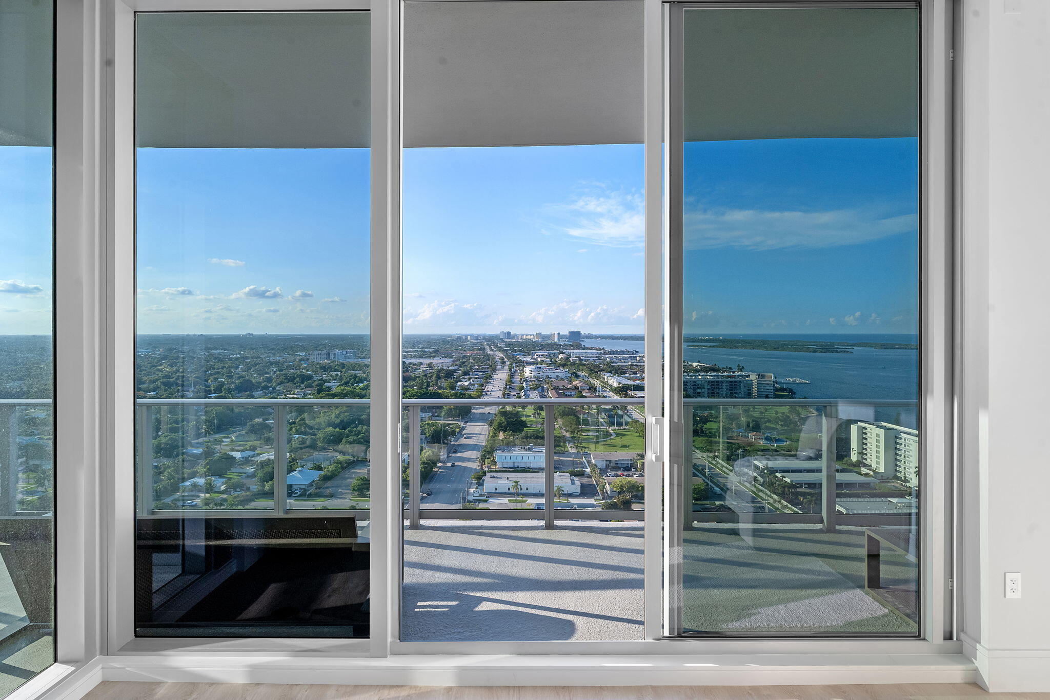 220 Lake Shore #Penthouse 2321, Lake Park FL 33403