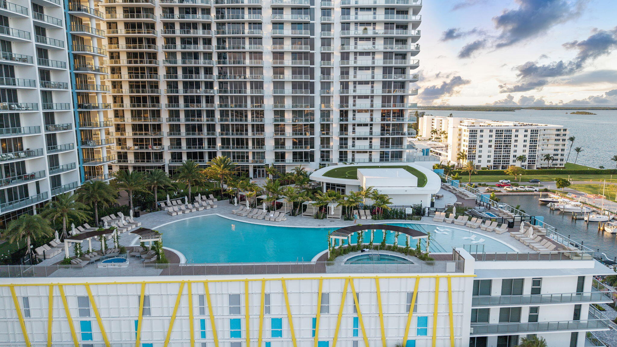 220 Lake Shore #Penthouse 2321, Lake Park FL 33403