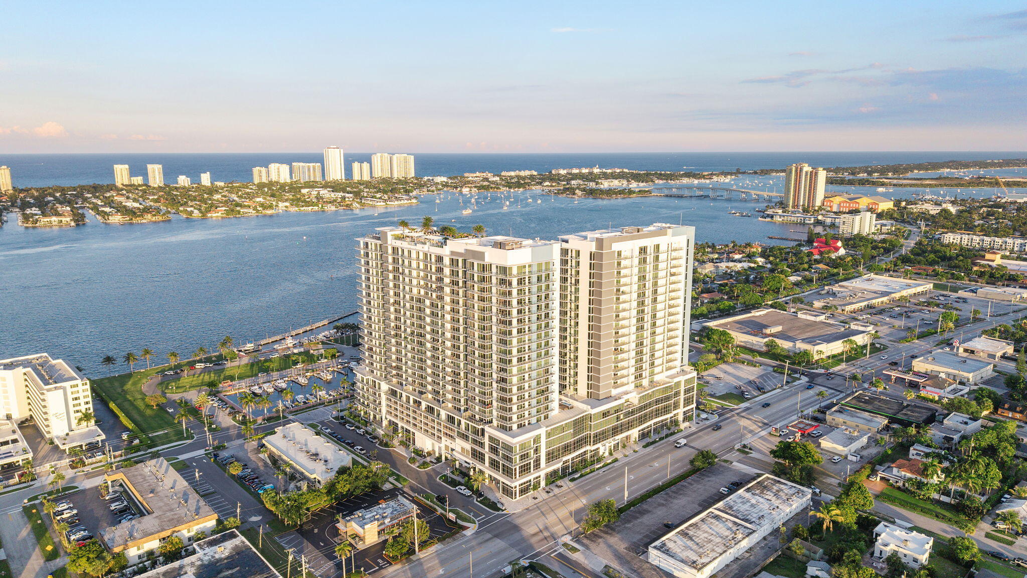220 Lake Shore #Penthouse 2321, Lake Park FL 33403
