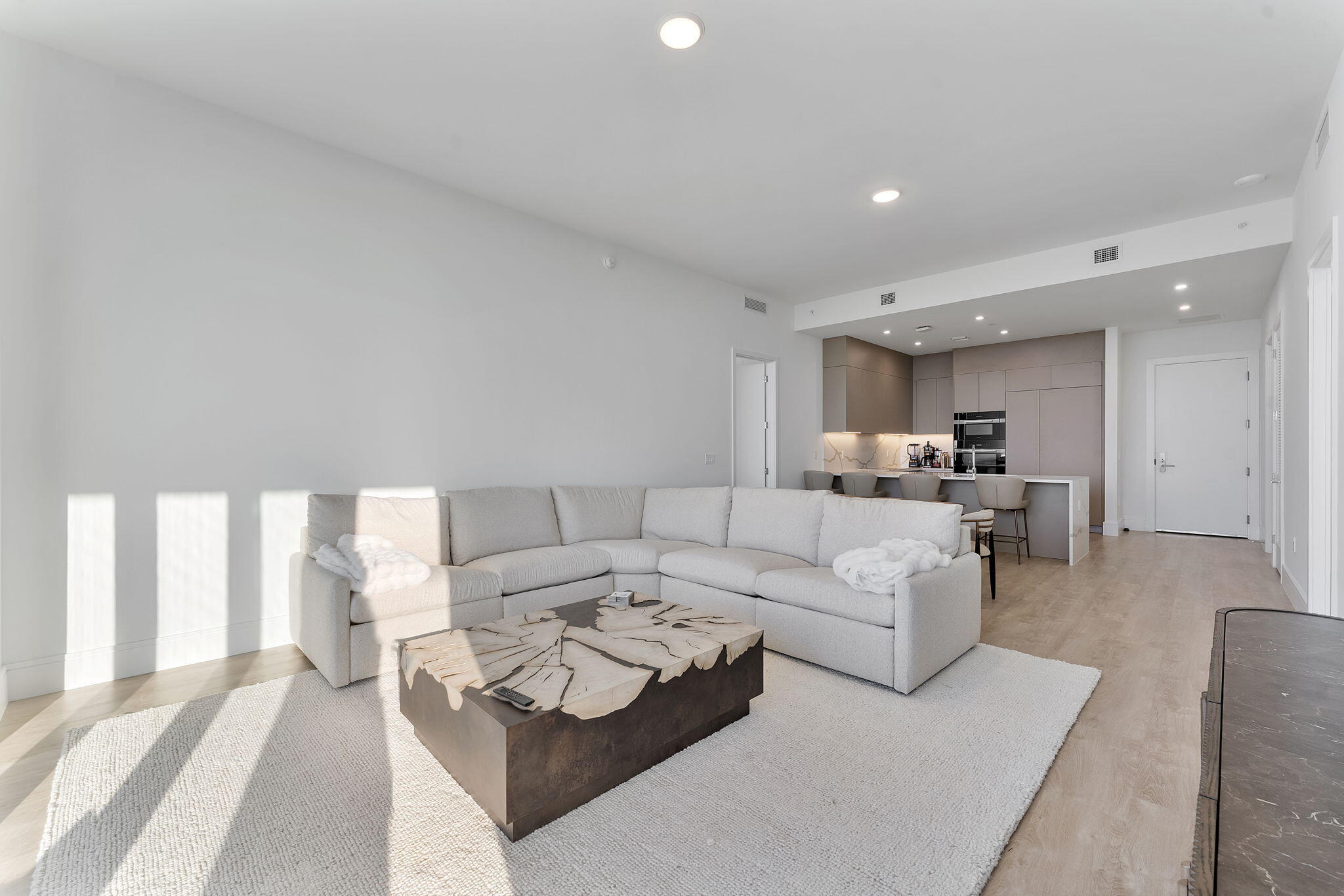 220 Lake Shore #Penthouse 2321, Lake Park FL 33403
