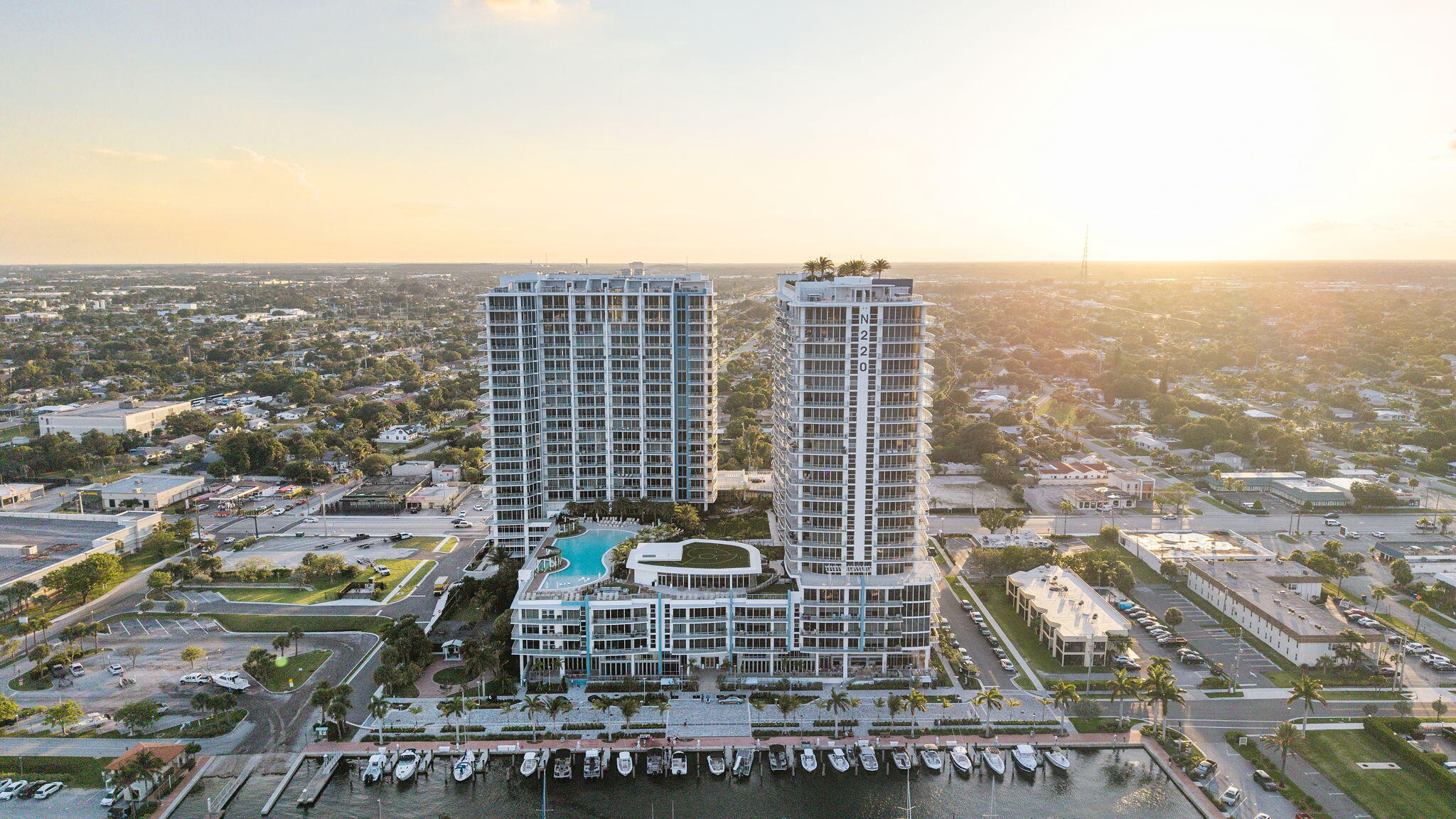 220 Lake Shore #Penthouse 2321, Lake Park FL 33403
