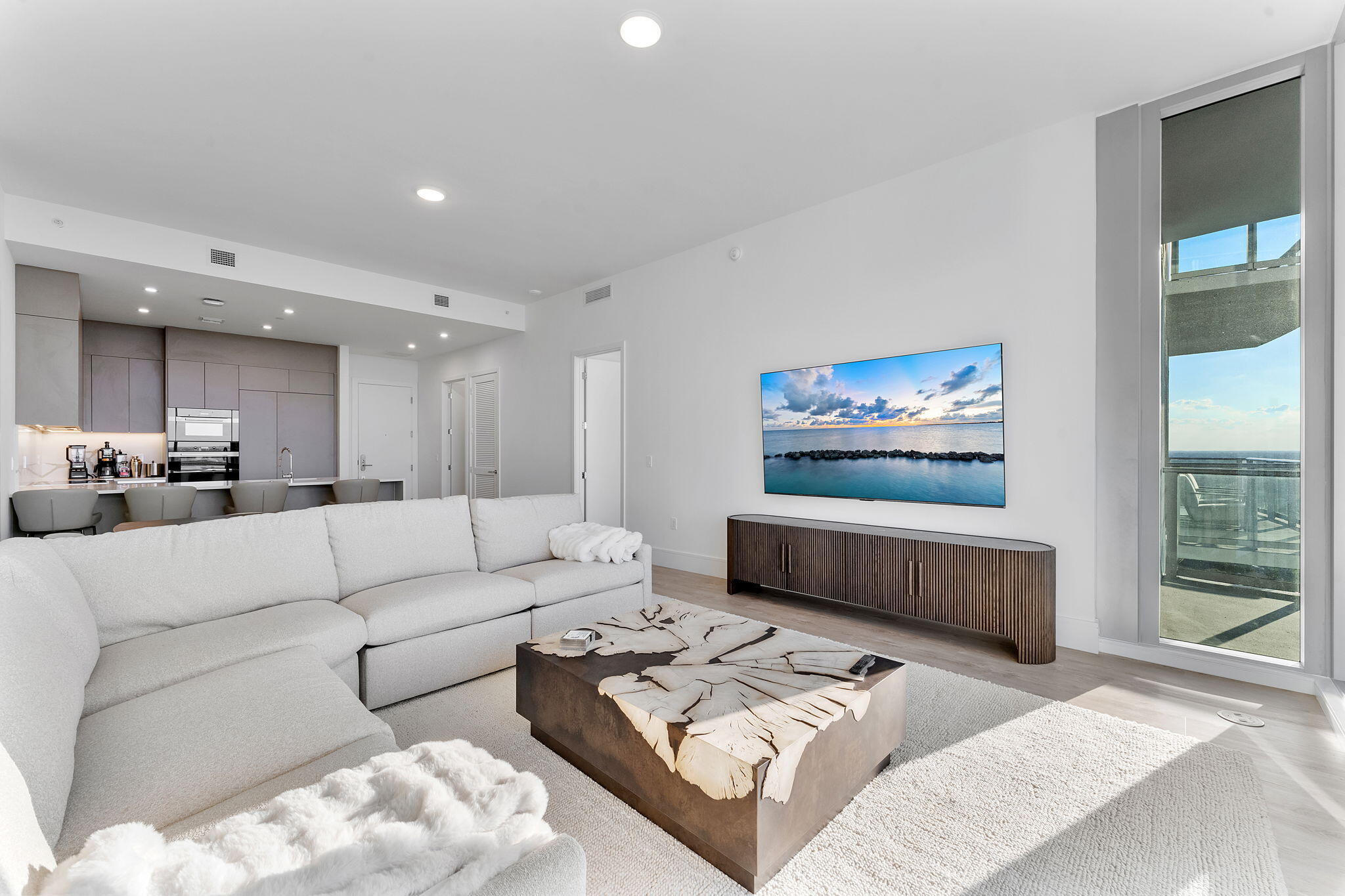 220 Lake Shore #Penthouse 2321, Lake Park FL 33403