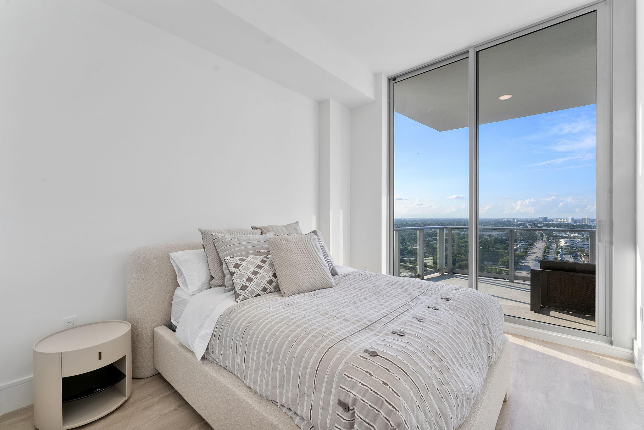 220 Lake Shore #Penthouse 2321, Lake Park FL 33403