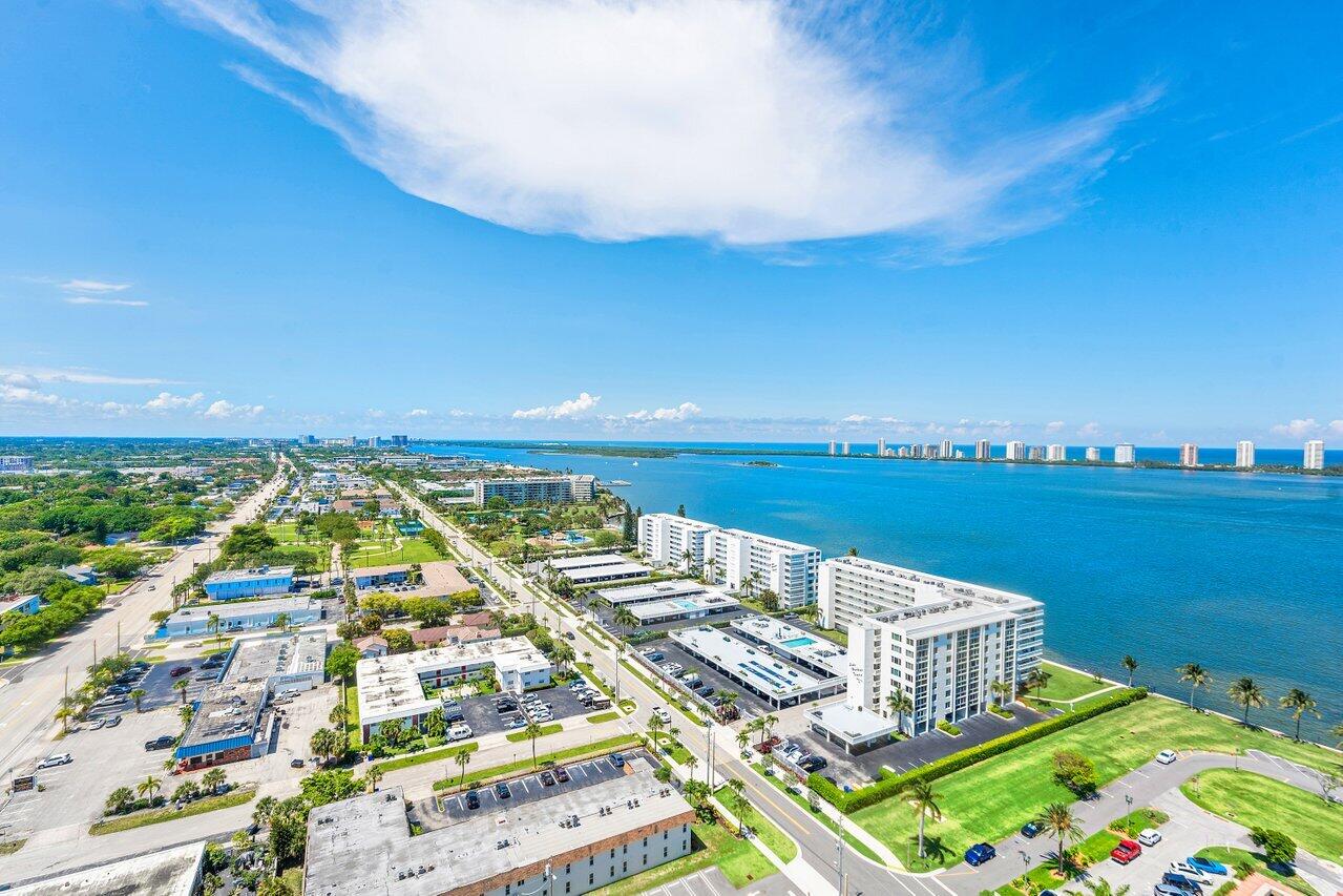 220 Lake Shore #2109, Lake Park FL 33403
