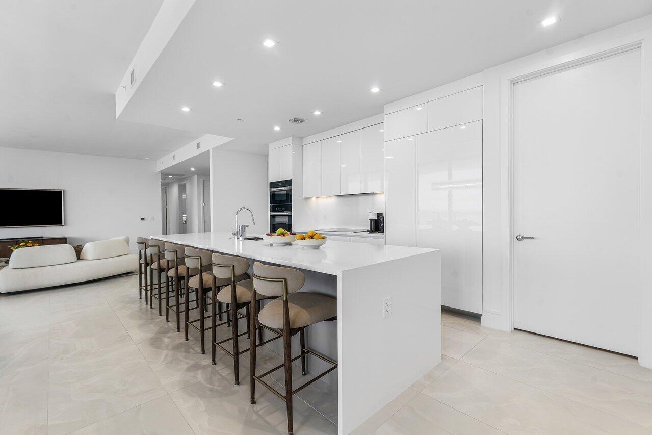 220 Lake Shore #2109, Lake Park FL 33403