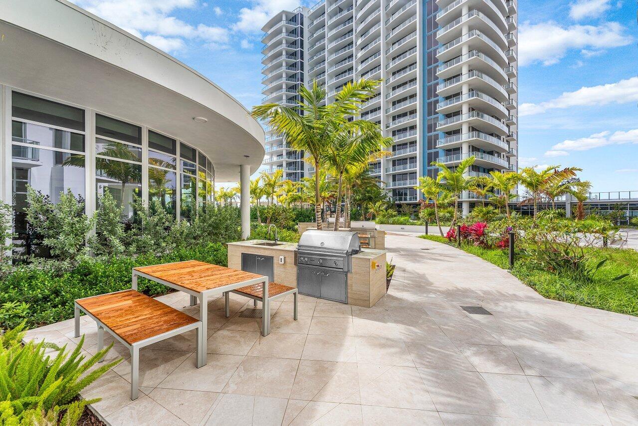 220 Lake Shore #2109, Lake Park FL 33403