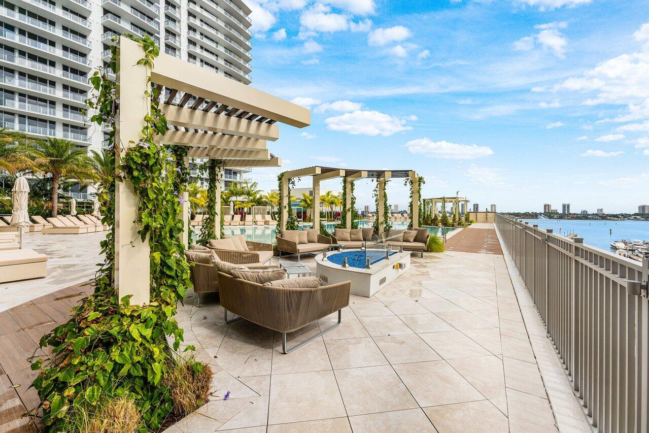 220 Lake Shore #2109, Lake Park FL 33403