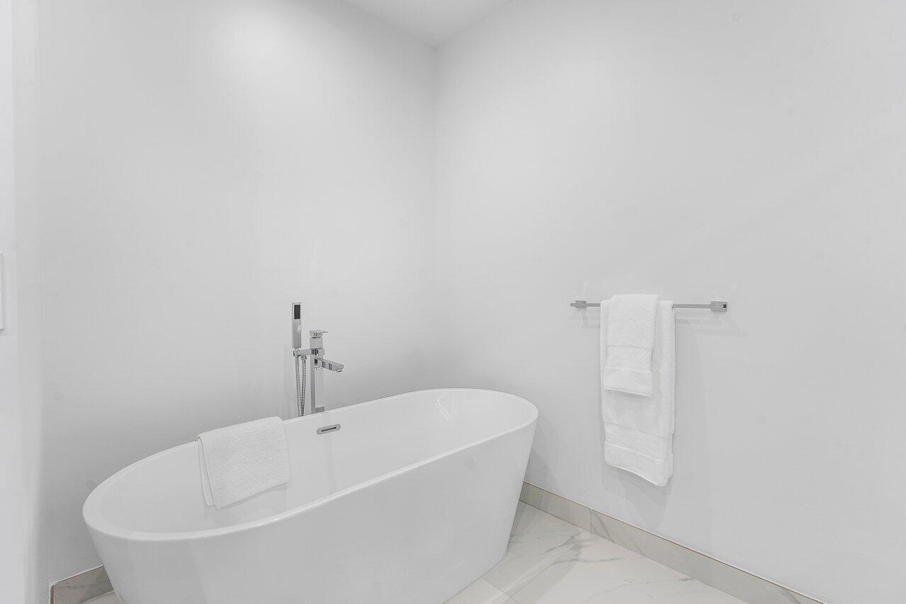220 Lake Shore #2109, Lake Park FL 33403