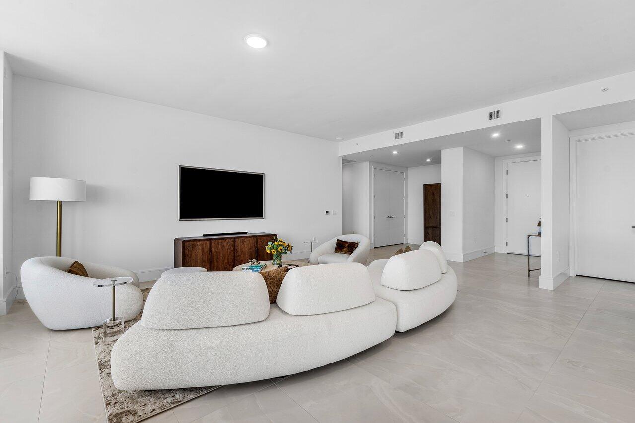 220 Lake Shore #2109, Lake Park FL 33403