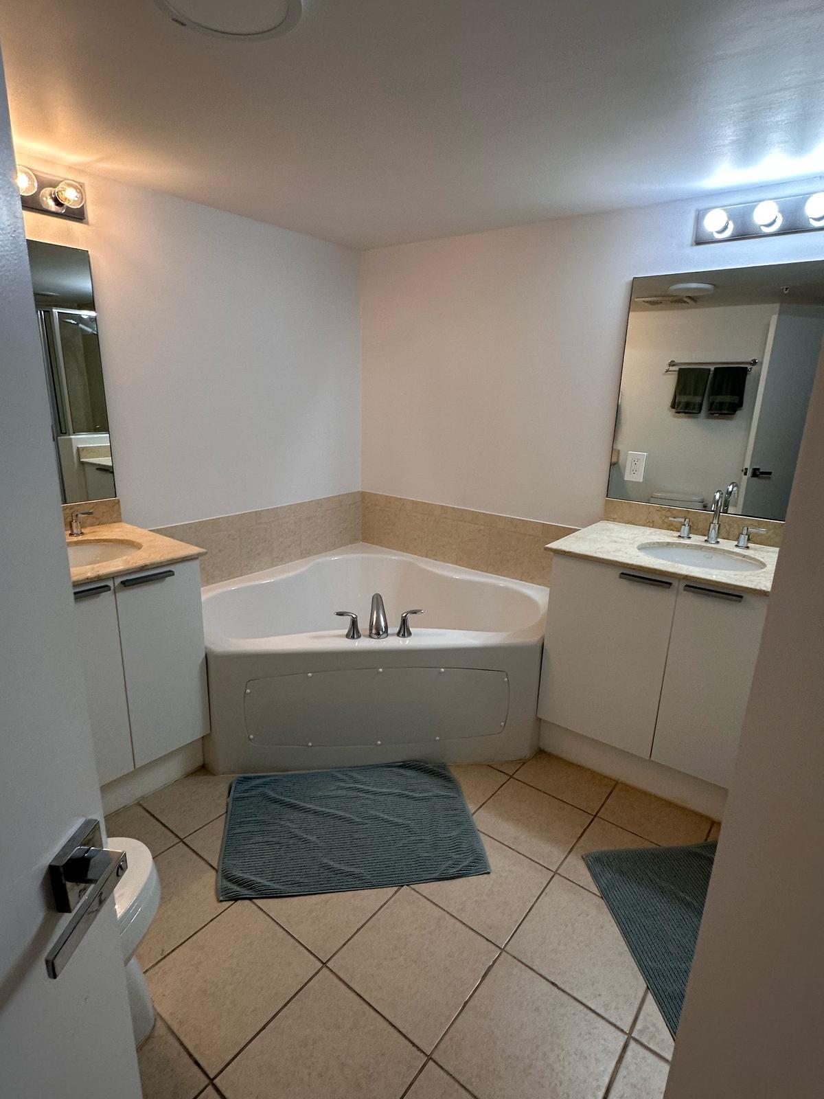 16699 Collins #3709, Sunny Isles Beach FL 33160