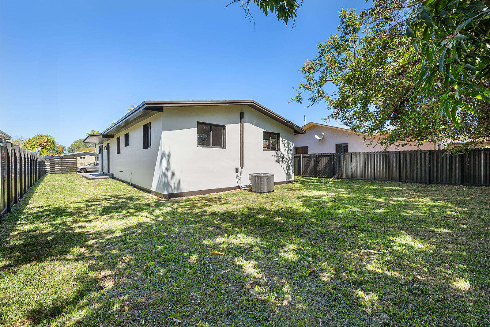 1522 NW 41st, Miami FL 33142
