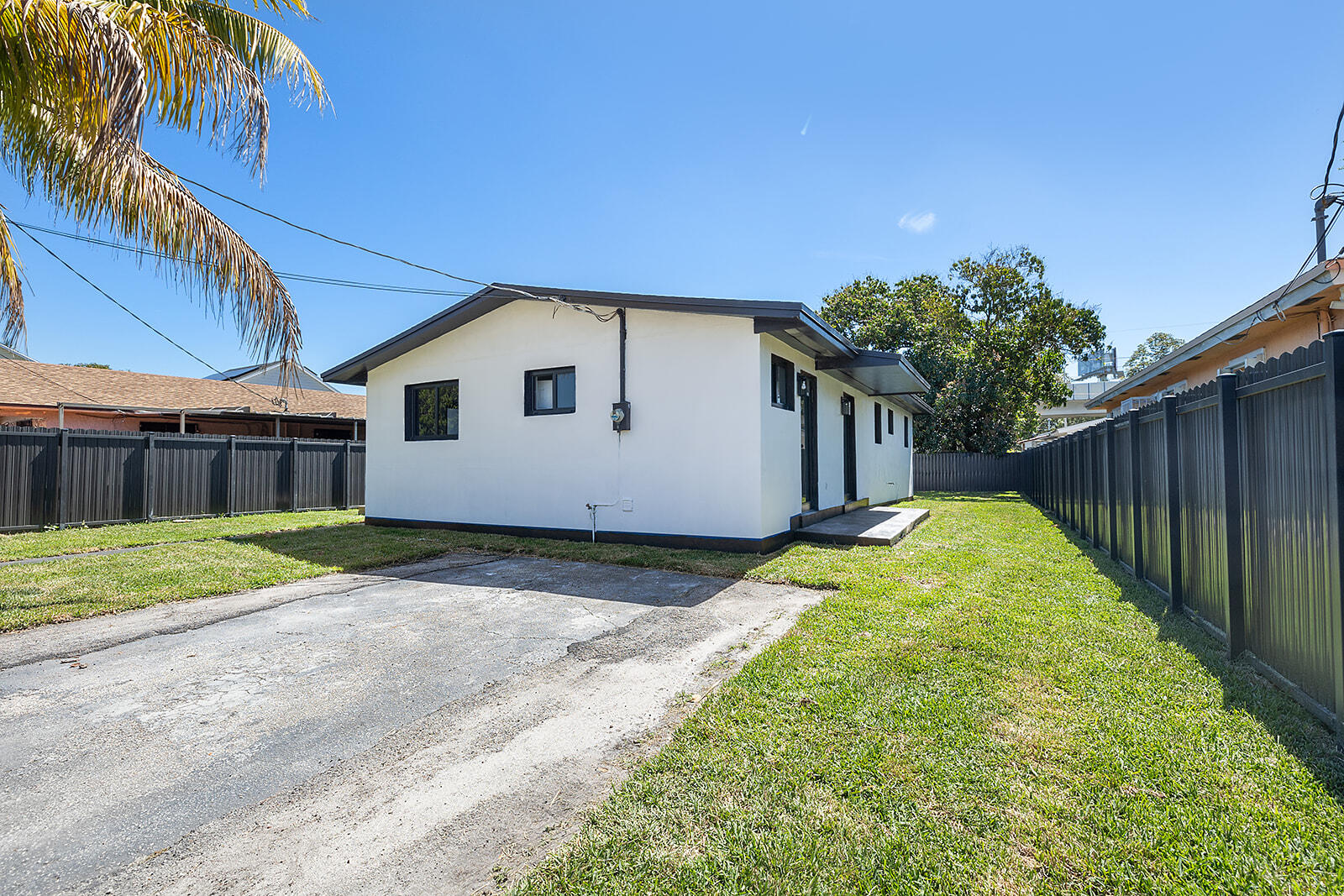 1522 NW 41st, Miami FL 33142