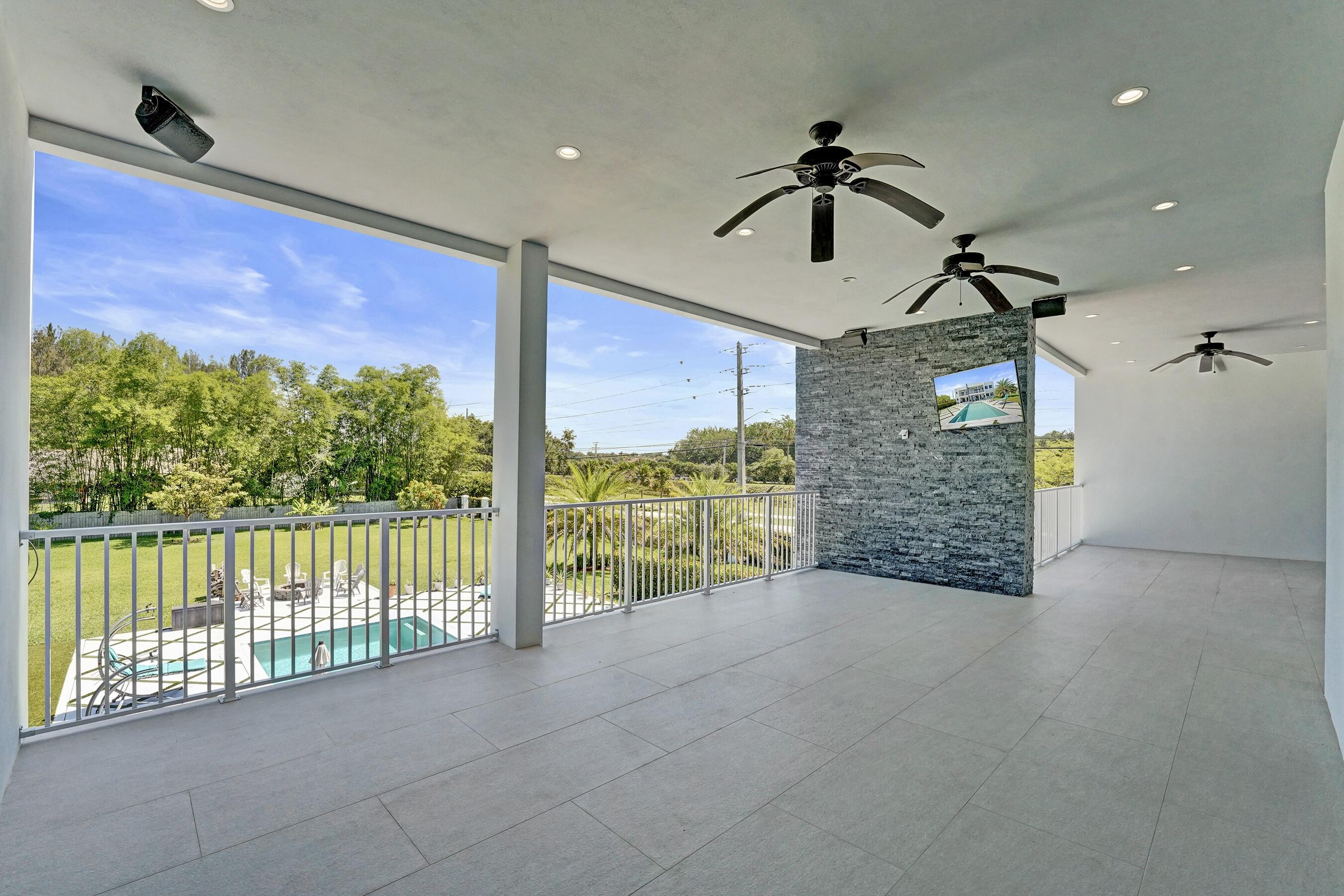 11201 SW 3rd, Plantation FL 33325